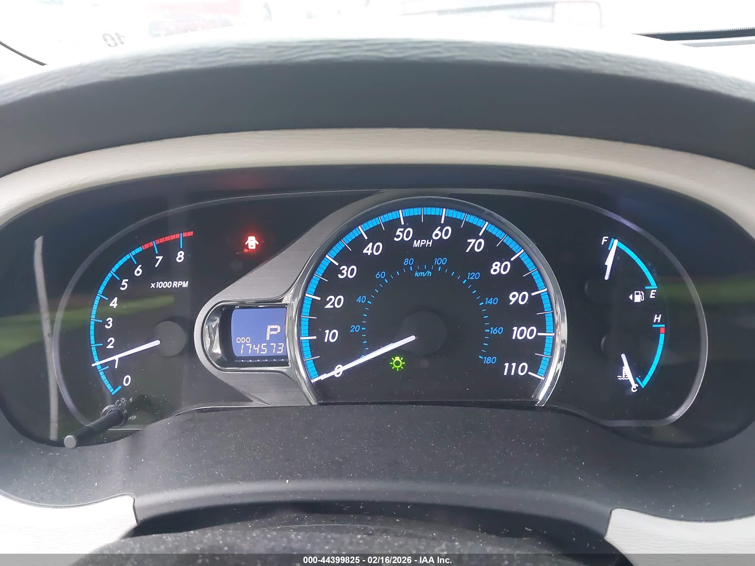 2011 Toyota Sienna Xle V6 Silver vin: 5TDYK3DC7BS173078