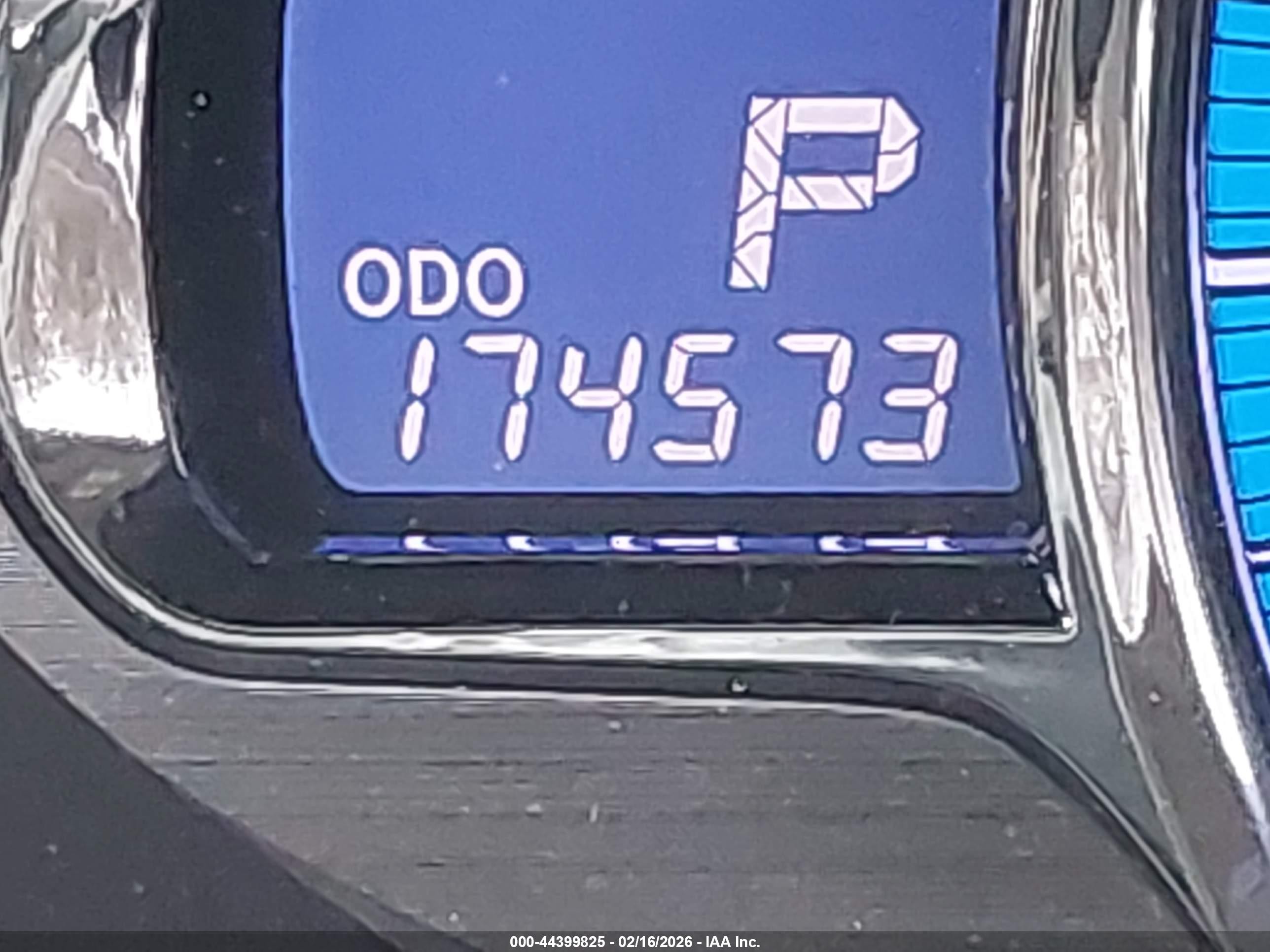 2011 Toyota Sienna Xle V6 Silver vin: 5TDYK3DC7BS173078