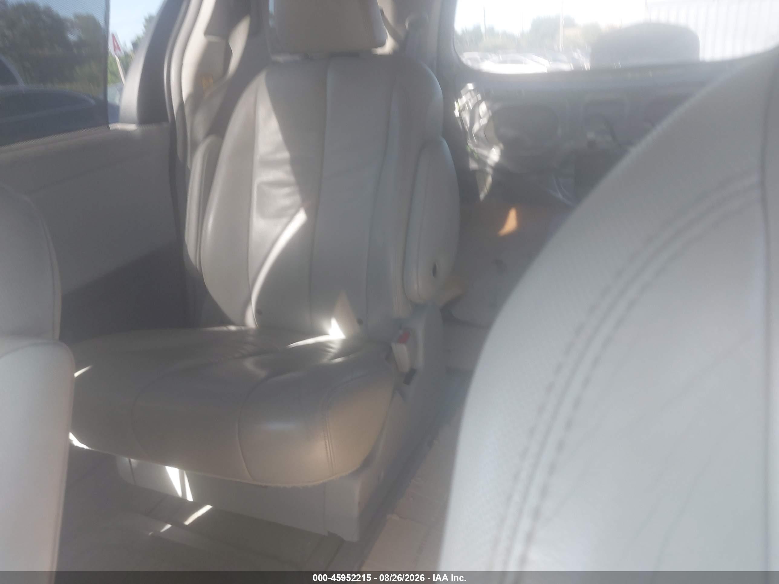 2012 Toyota Sienna Xle V6 8 Passenger Gray vin: 5TDYK3DC7CS182817