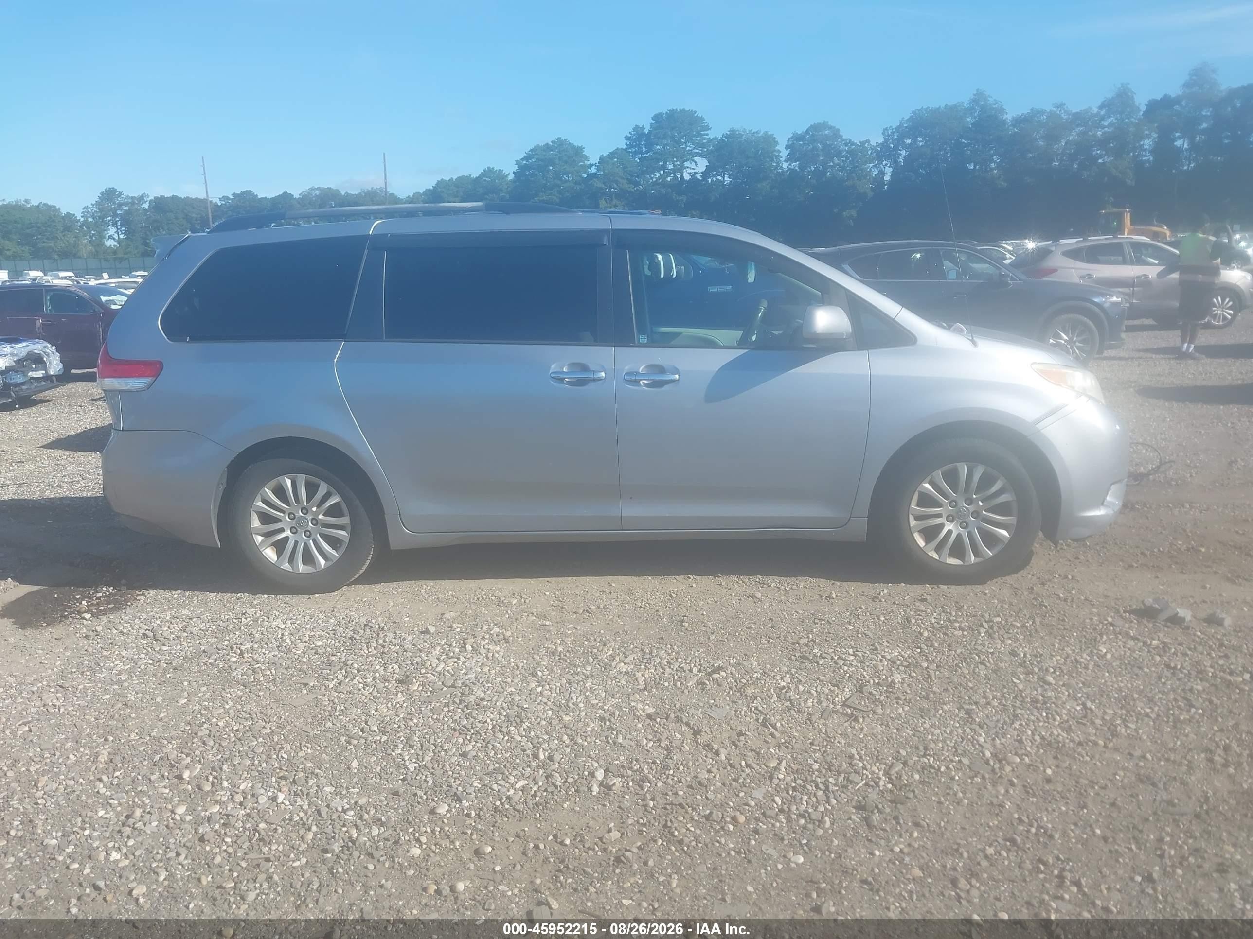 2012 Toyota Sienna Xle V6 8 Passenger Gray vin: 5TDYK3DC7CS182817