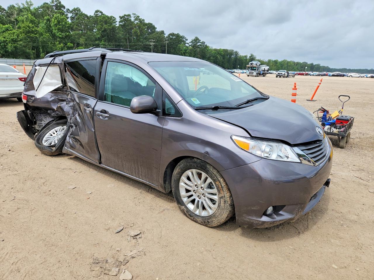 2012 Toyota Sienna Xle 8-passenger Gray vin: 5TDYK3DC7CS193865