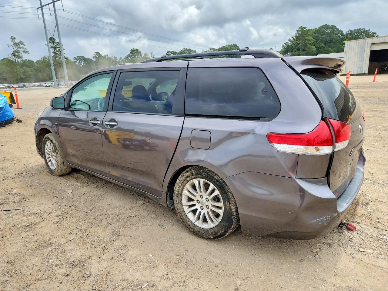 2012 Toyota Sienna Xle 8-passenger Gray vin: 5TDYK3DC7CS193865