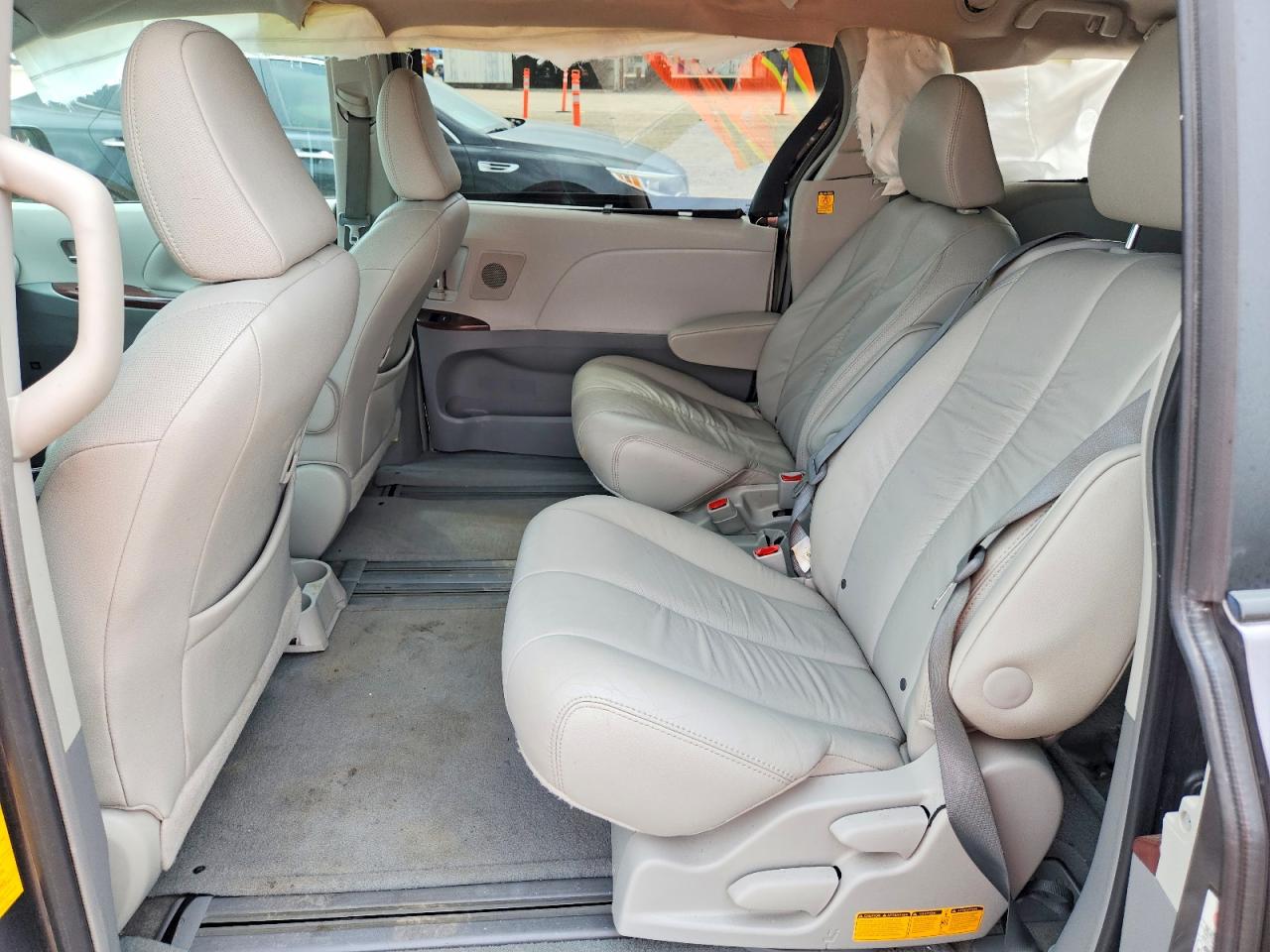 2012 Toyota Sienna Xle 8-passenger Gray vin: 5TDYK3DC7CS193865