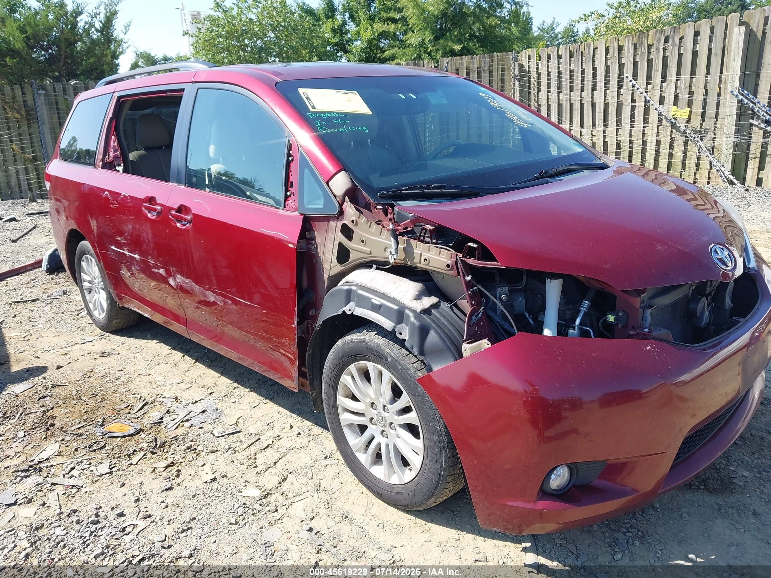 2012 Toyota Sienna Xle V6 8 Passenger Бордовый vin: 5TDYK3DC7CS268855