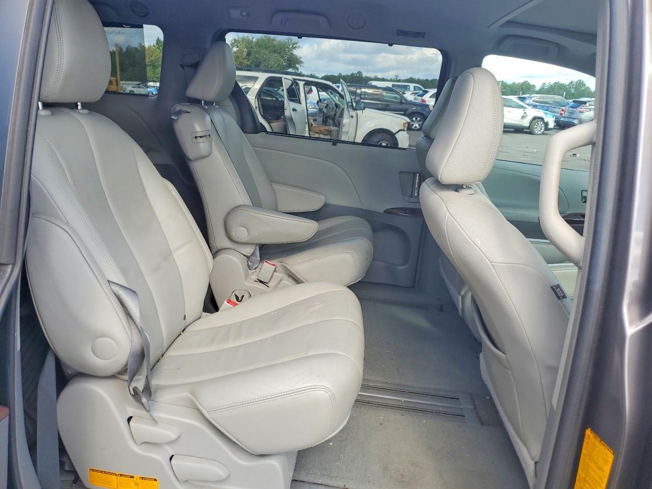 2012 Toyota Sienna Xle 8-passenger Gray vin: 5TDYK3DC7CS273344