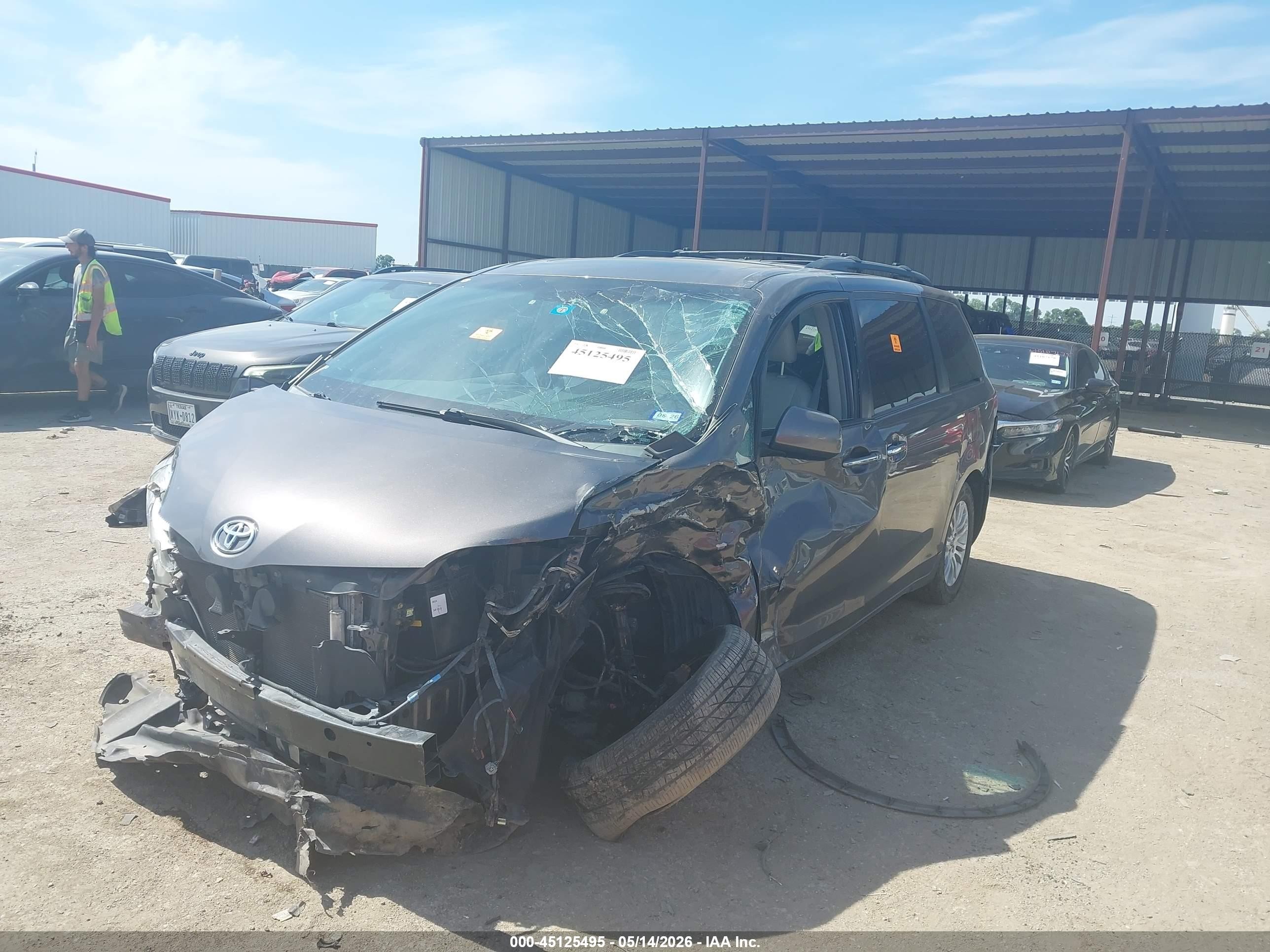 2012 Toyota Sienna Xle V6 8 Passenger Gray vin: 5TDYK3DC7CS276597