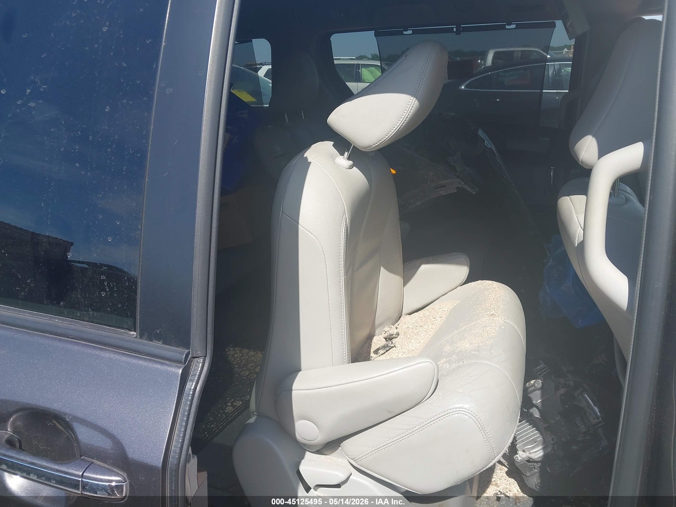 2012 Toyota Sienna Xle V6 8 Passenger Gray vin: 5TDYK3DC7CS276597