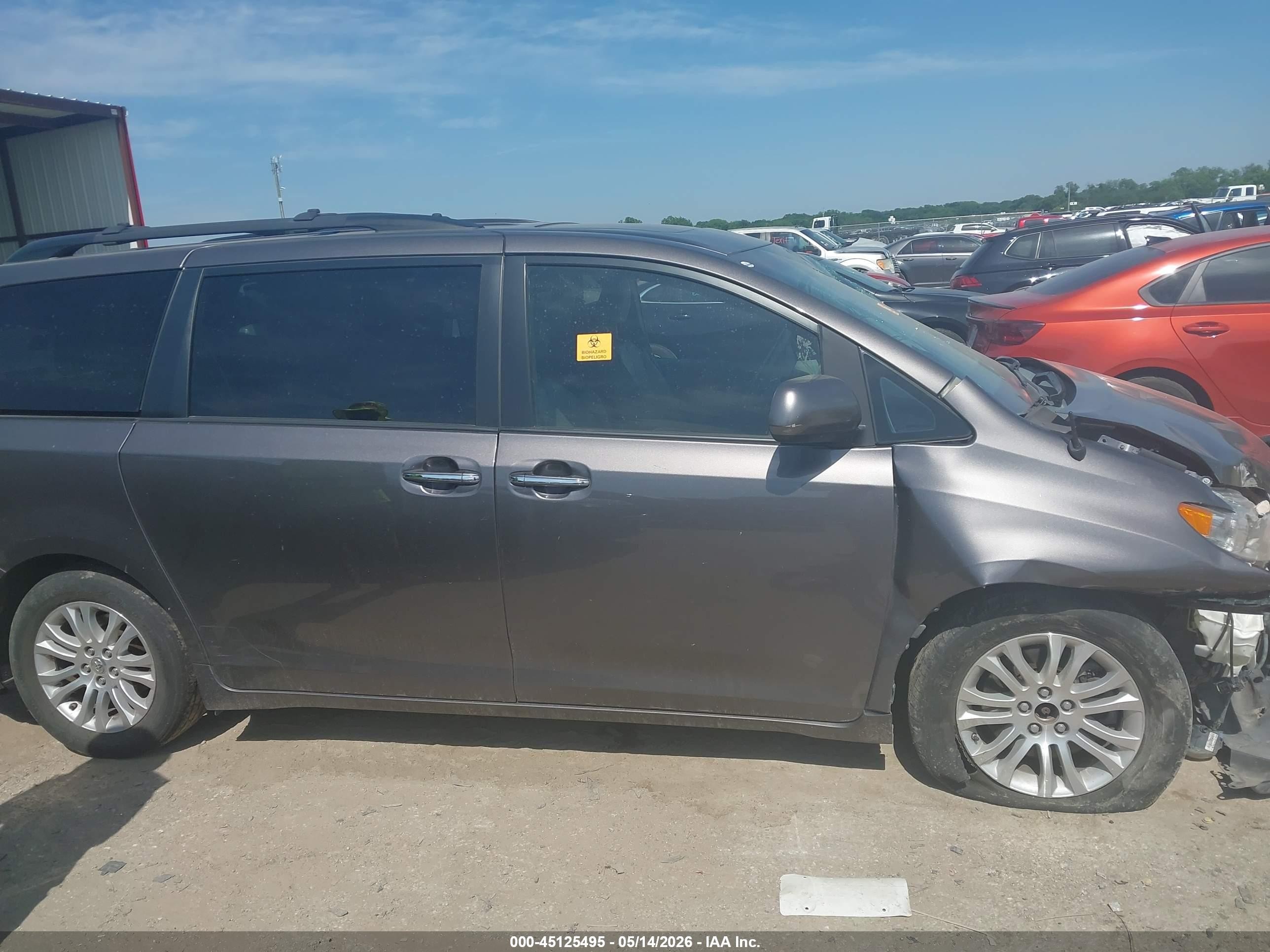 2012 Toyota Sienna Xle V6 8 Passenger Gray vin: 5TDYK3DC7CS276597