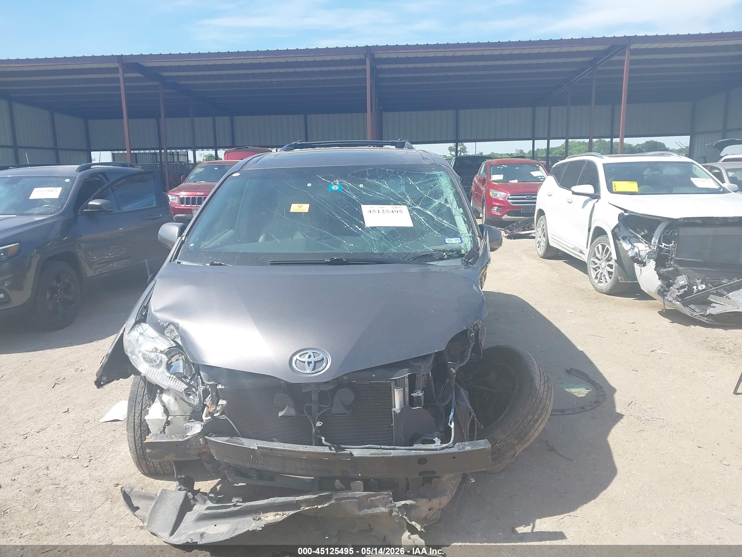 2012 Toyota Sienna Xle V6 8 Passenger Gray vin: 5TDYK3DC7CS276597