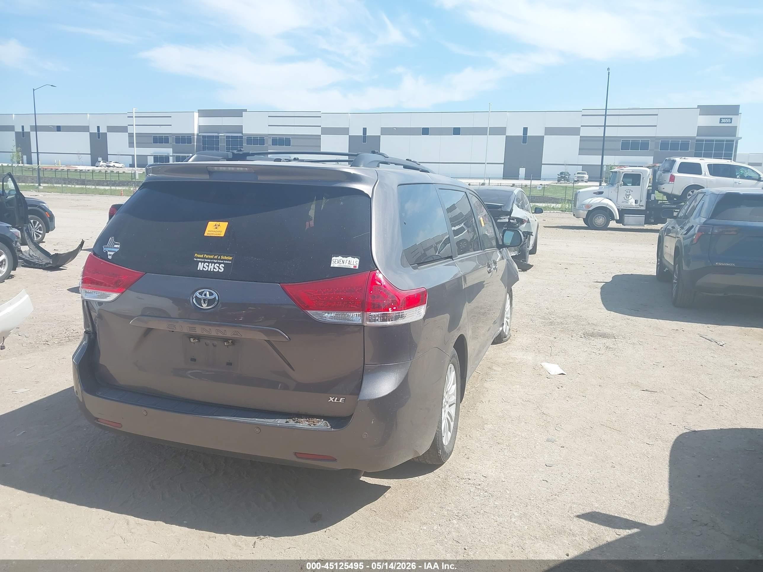 2012 Toyota Sienna Xle V6 8 Passenger Gray vin: 5TDYK3DC7CS276597