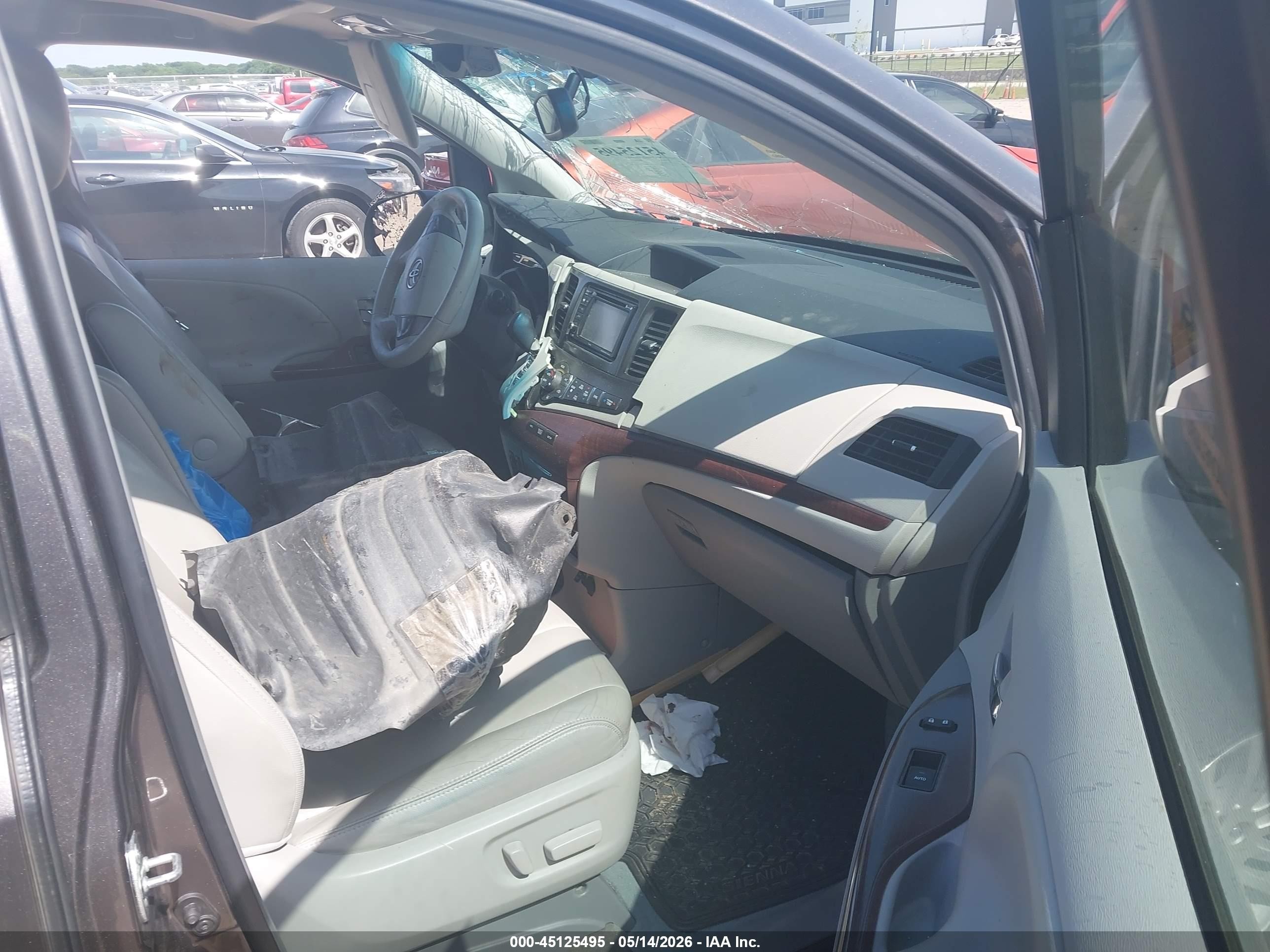 2012 Toyota Sienna Xle V6 8 Passenger Gray vin: 5TDYK3DC7CS276597