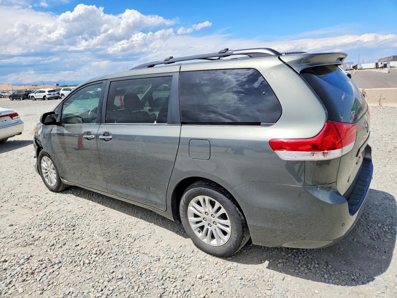 2012 Toyota Sienna Xle 8-passenger Gray vin: 5TDYK3DC7CS278589