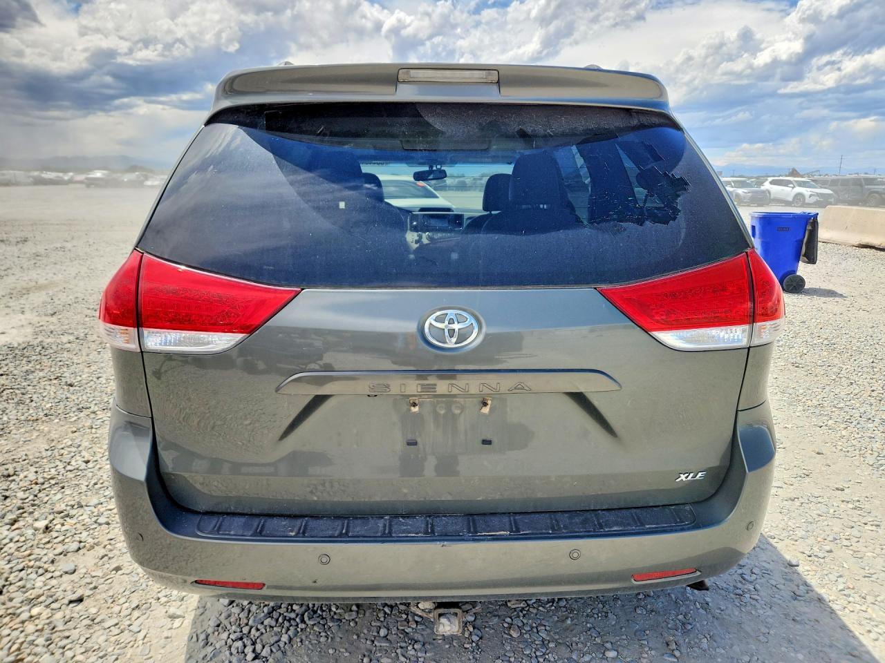 2012 Toyota Sienna Xle 8-passenger Gray vin: 5TDYK3DC7CS278589