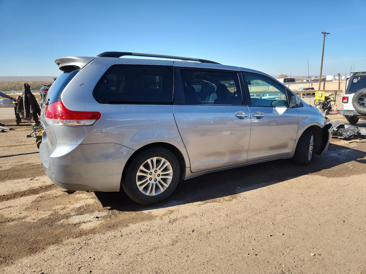 2013 Toyota Sienna Xle Silver vin: 5TDYK3DC7DS280912
