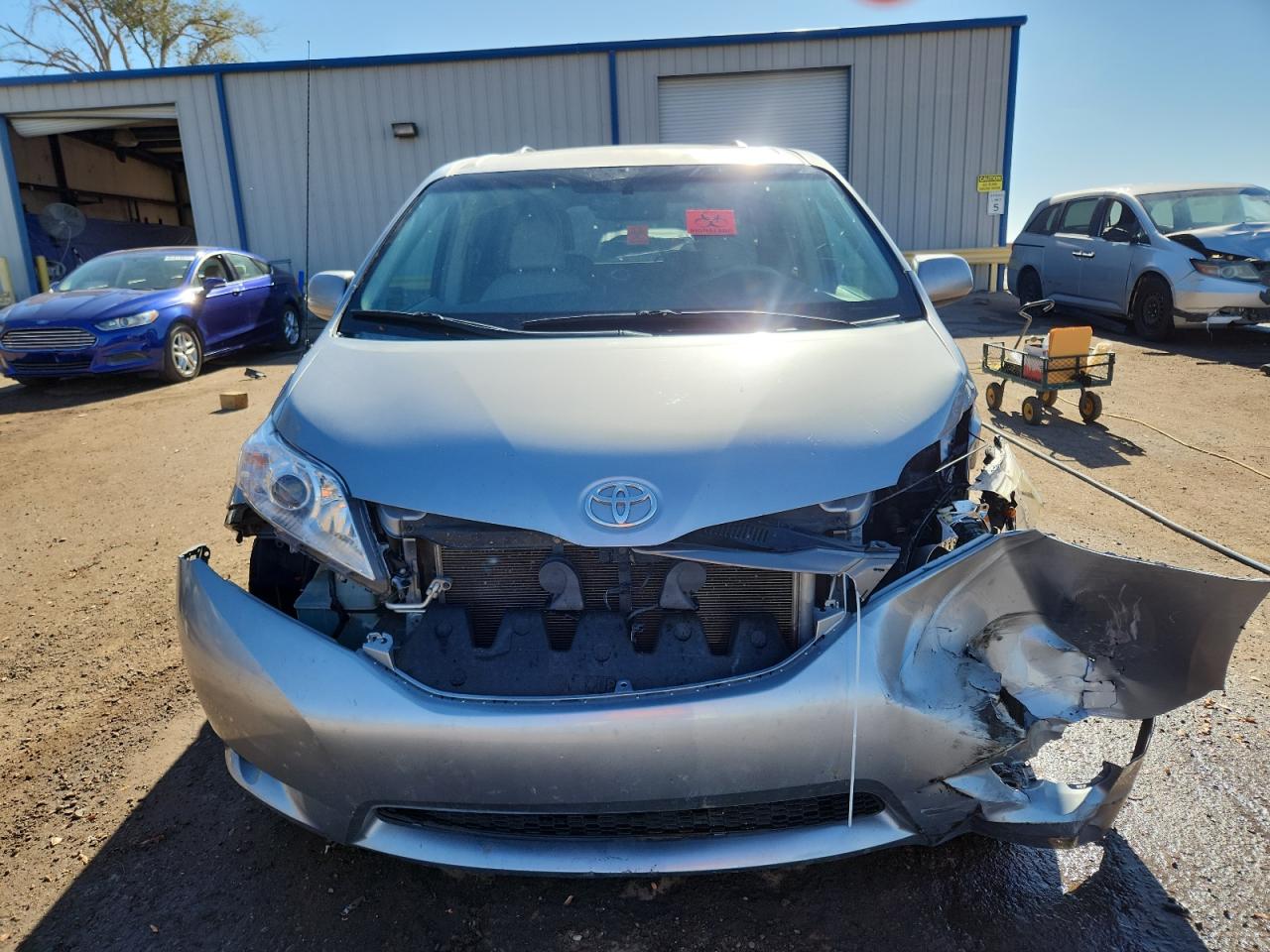 2013 Toyota Sienna Xle Silver vin: 5TDYK3DC7DS280912