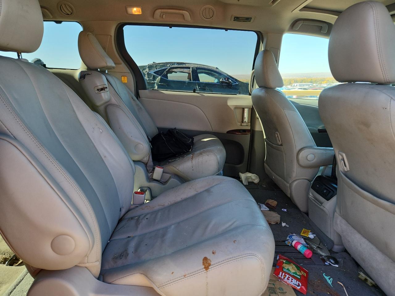 2013 Toyota Sienna Xle Silver vin: 5TDYK3DC7DS280912