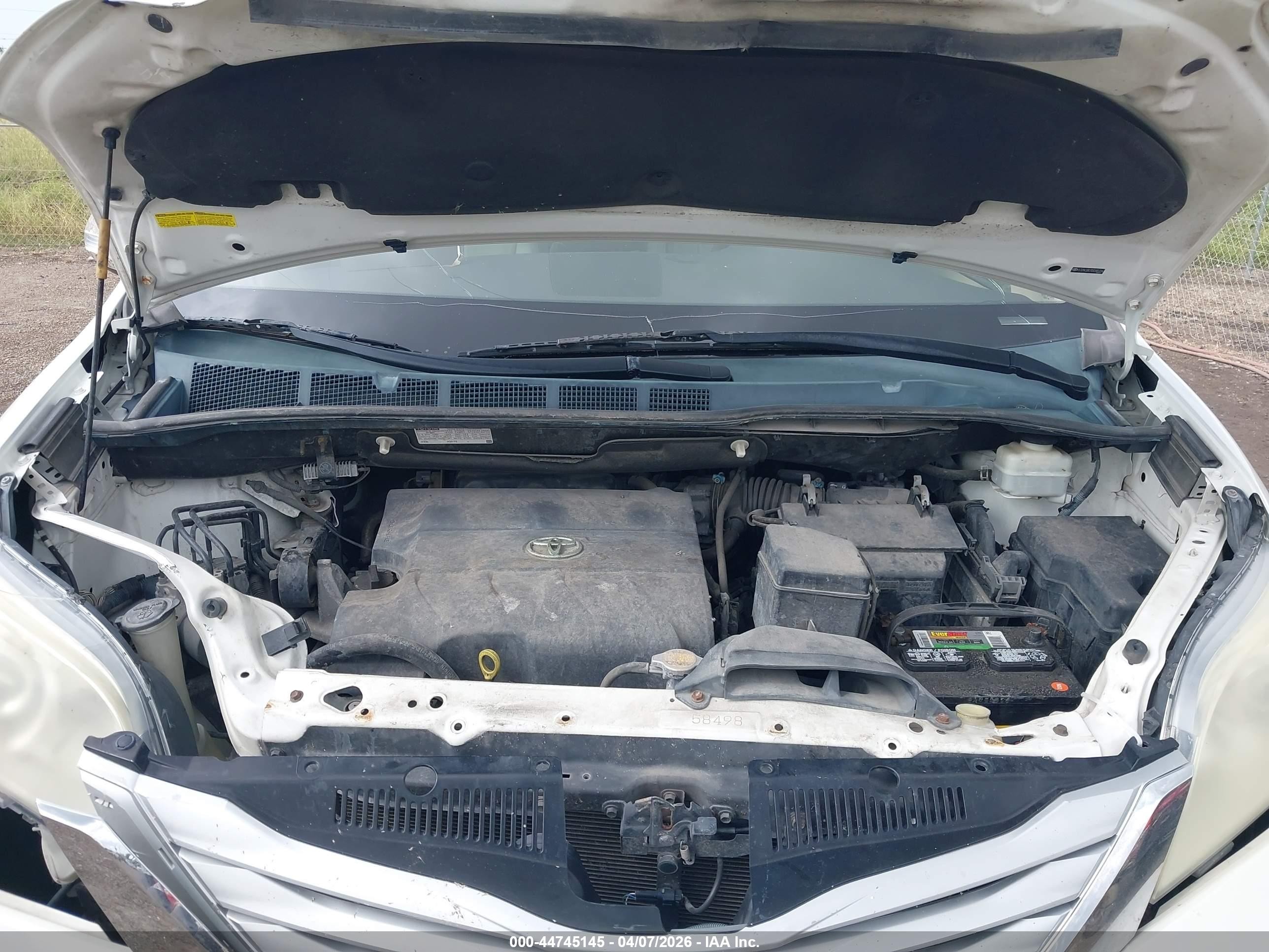2013 Toyota Sienna Limited V6 7 Passenger White vin: 5TDYK3DC7DS285334