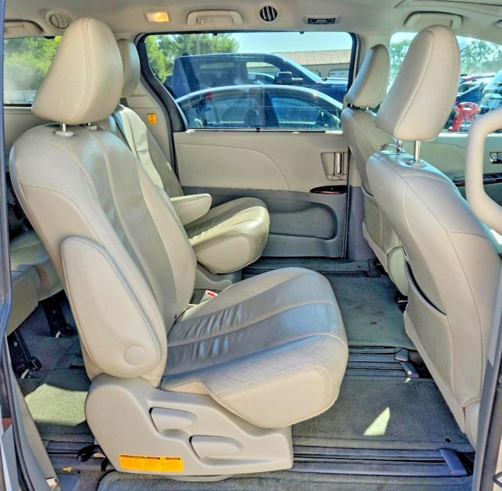 2013 Toyota Sienna Xle 8-passenger White vin: 5TDYK3DC7DS314296