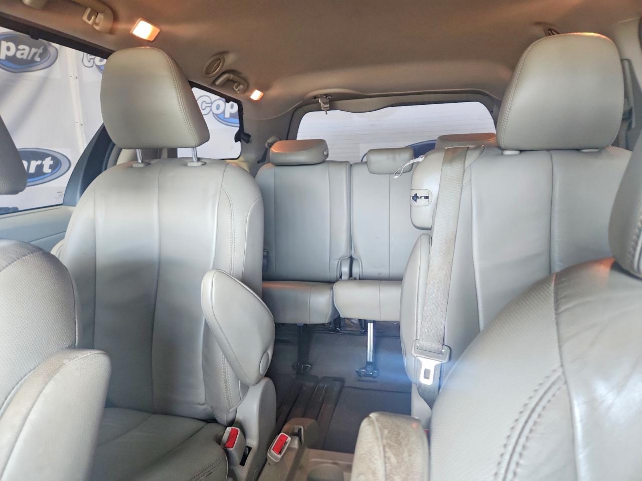 2013 Toyota Sienna Xle 8-passenger Gray vin: 5TDYK3DC7DS327176
