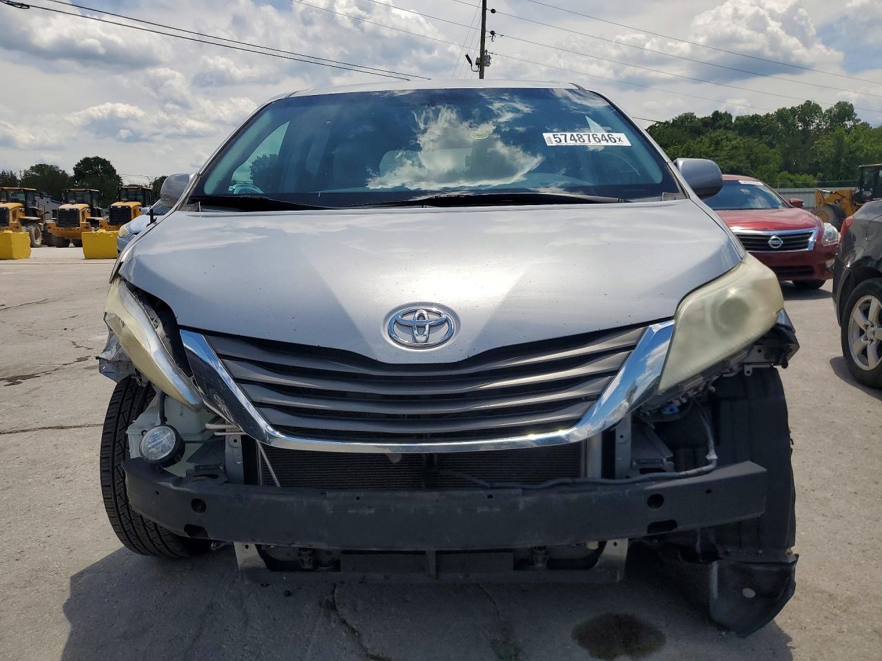 2013 Toyota Sienna Xle 8-passenger Серый vin: 5TDYK3DC7DS343359