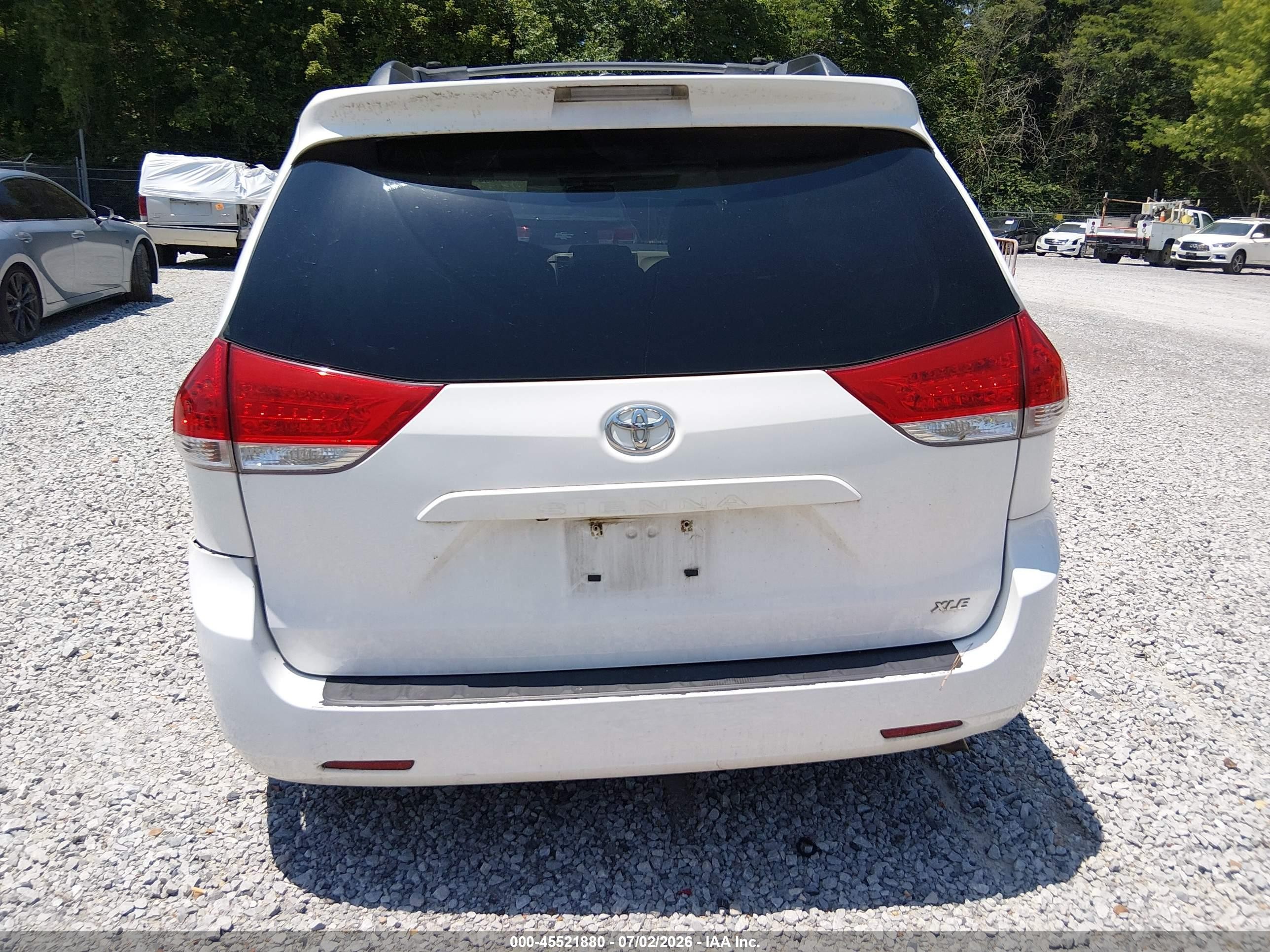2013 Toyota Sienna Xle V6 8 Passenger White vin: 5TDYK3DC7DS358492
