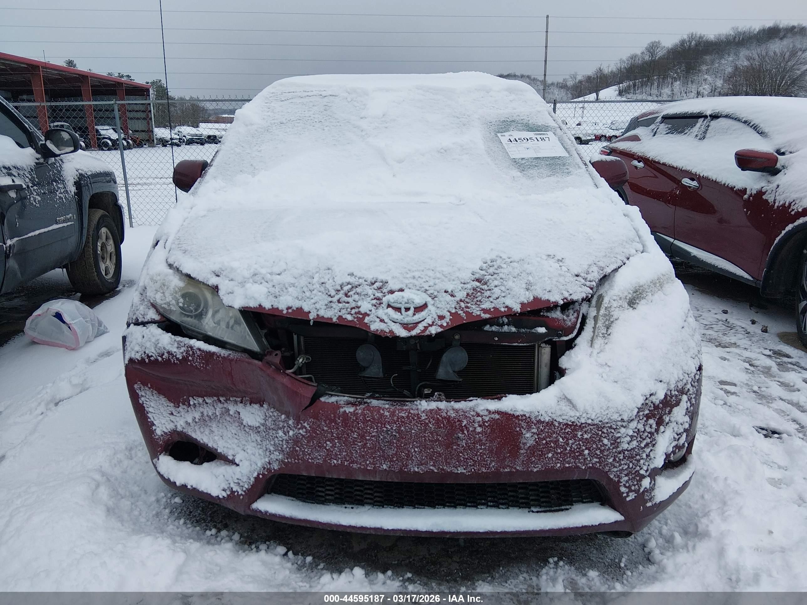 2013 Toyota Sienna Xle V6 8 Passenger Бордовый vin: 5TDYK3DC7DS360789