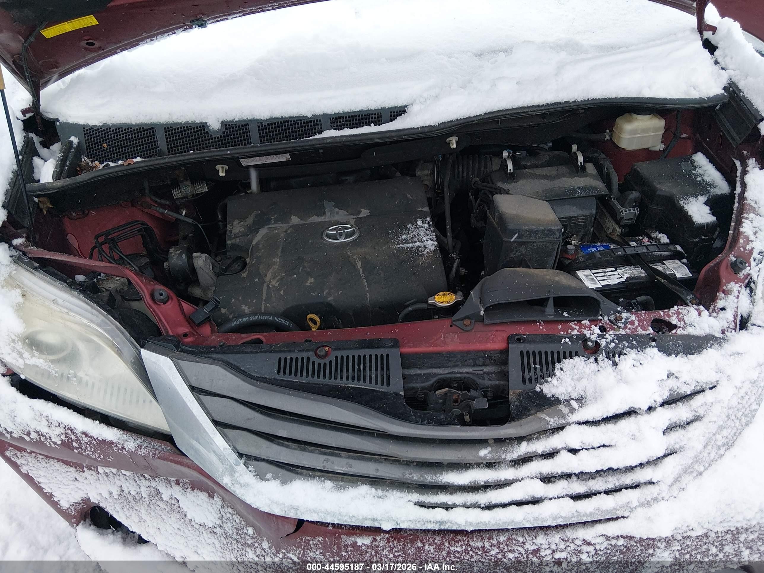 2013 Toyota Sienna Xle V6 8 Passenger Бордовый vin: 5TDYK3DC7DS360789
