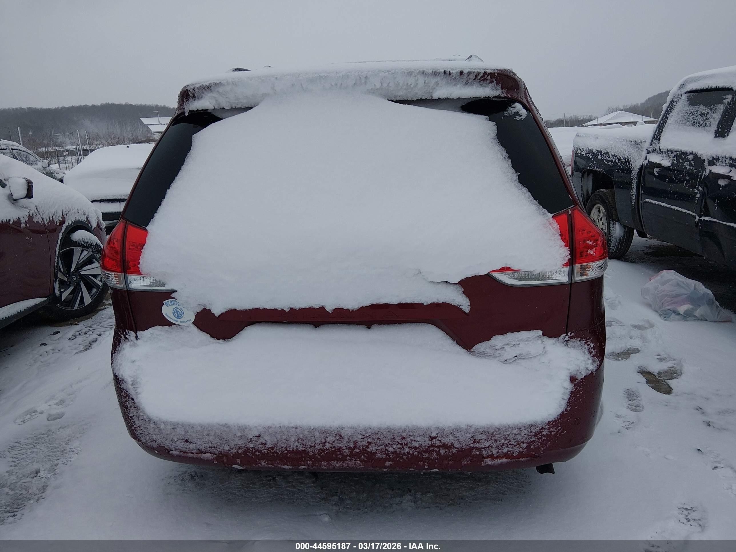 2013 Toyota Sienna Xle V6 8 Passenger Бордовый vin: 5TDYK3DC7DS360789