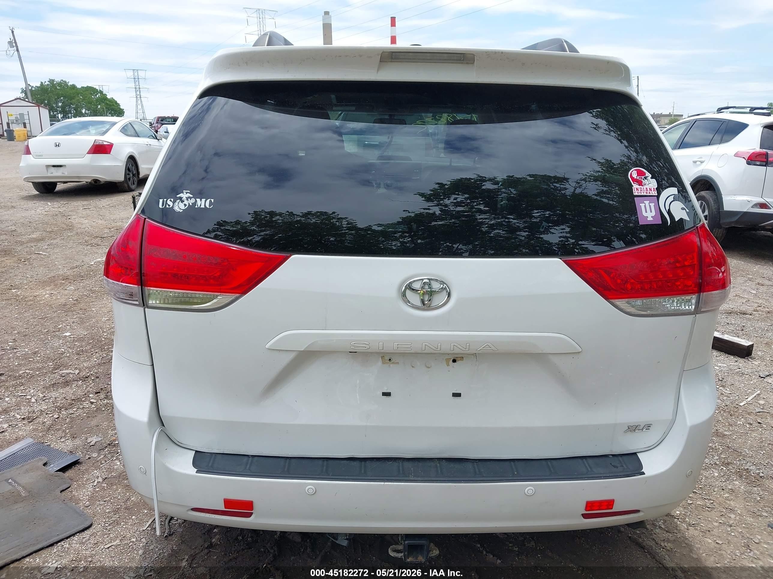 2013 Toyota Sienna Xle V6 8 Passenger White vin: 5TDYK3DC7DS365992