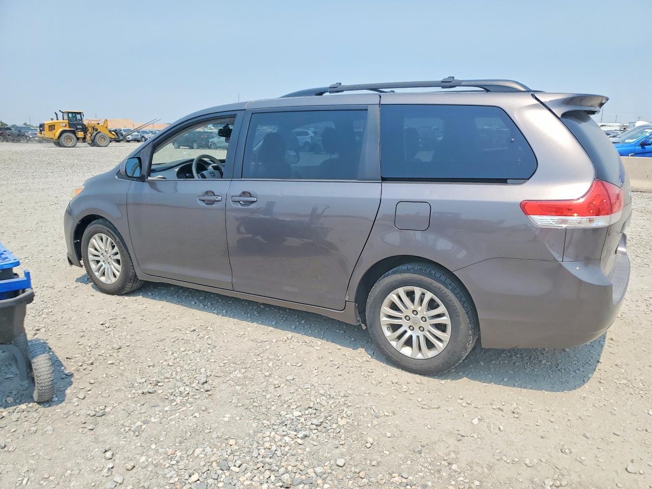 2013 Toyota Sienna Xle 8-passenger Серый vin: 5TDYK3DC7DS369797