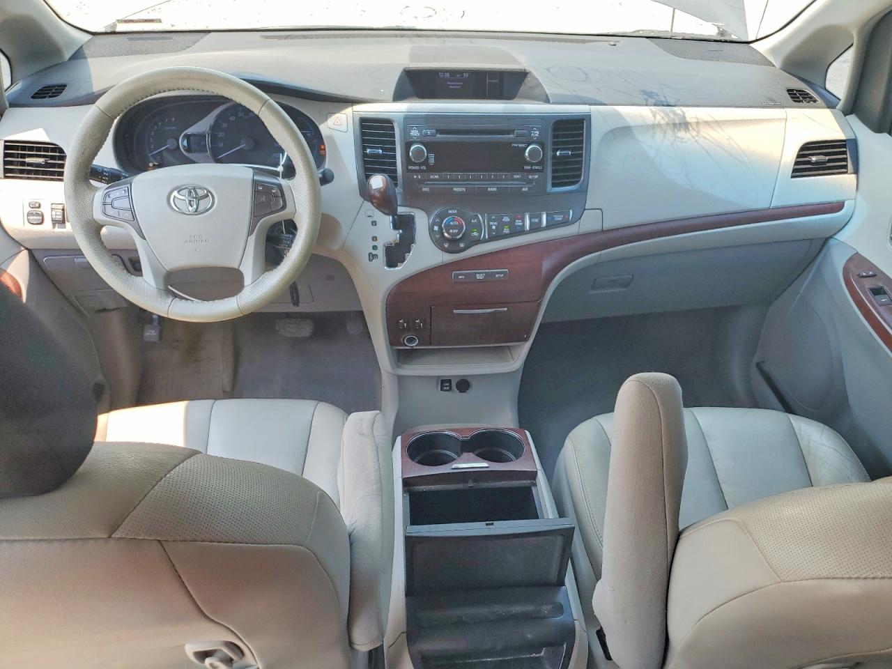 2013 Toyota Sienna Xle 8-passenger Серый vin: 5TDYK3DC7DS369797
