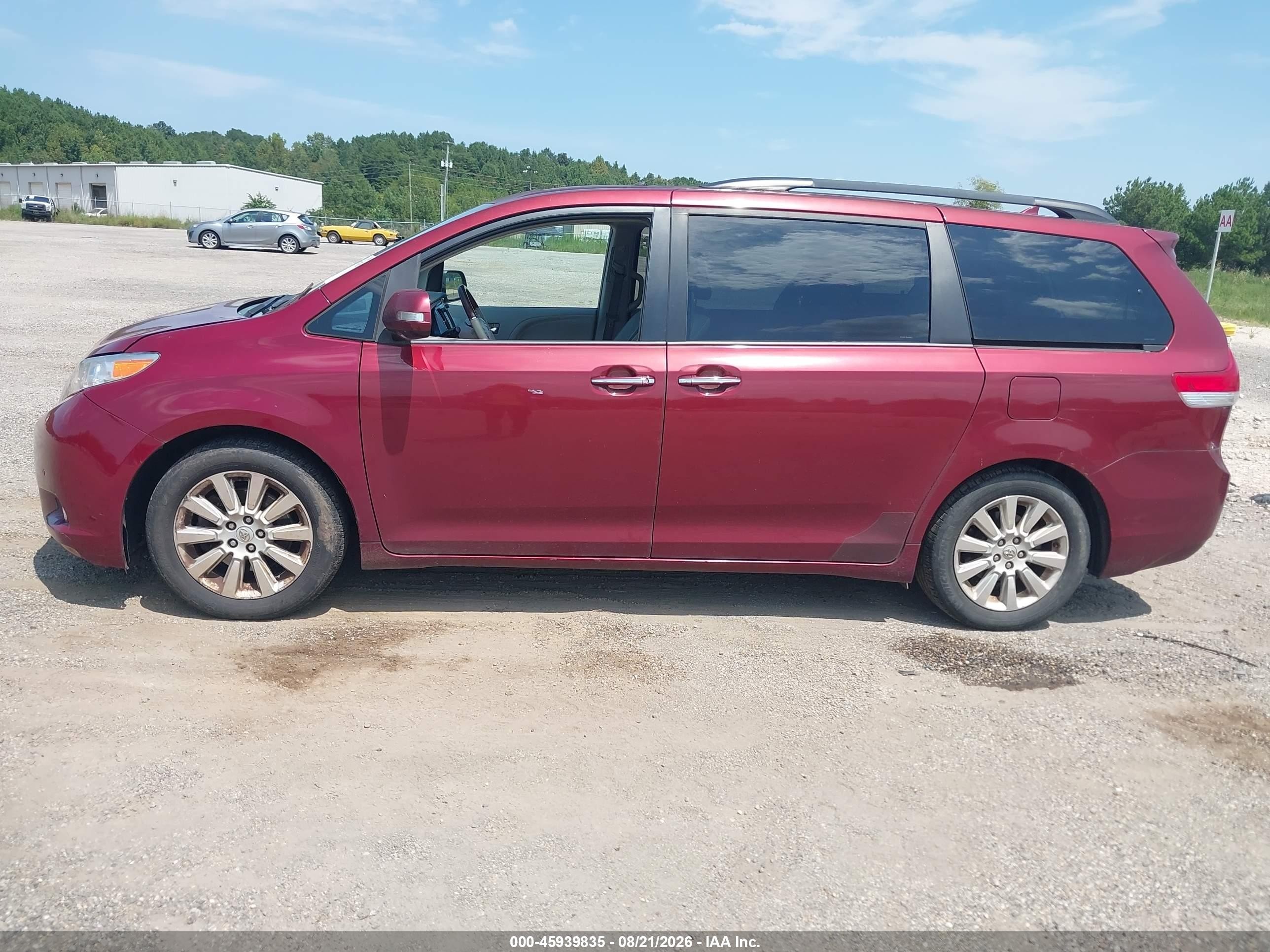 2014 Toyota Sienna Limited V6 7 Passenger Red vin: 5TDYK3DC7ES409913