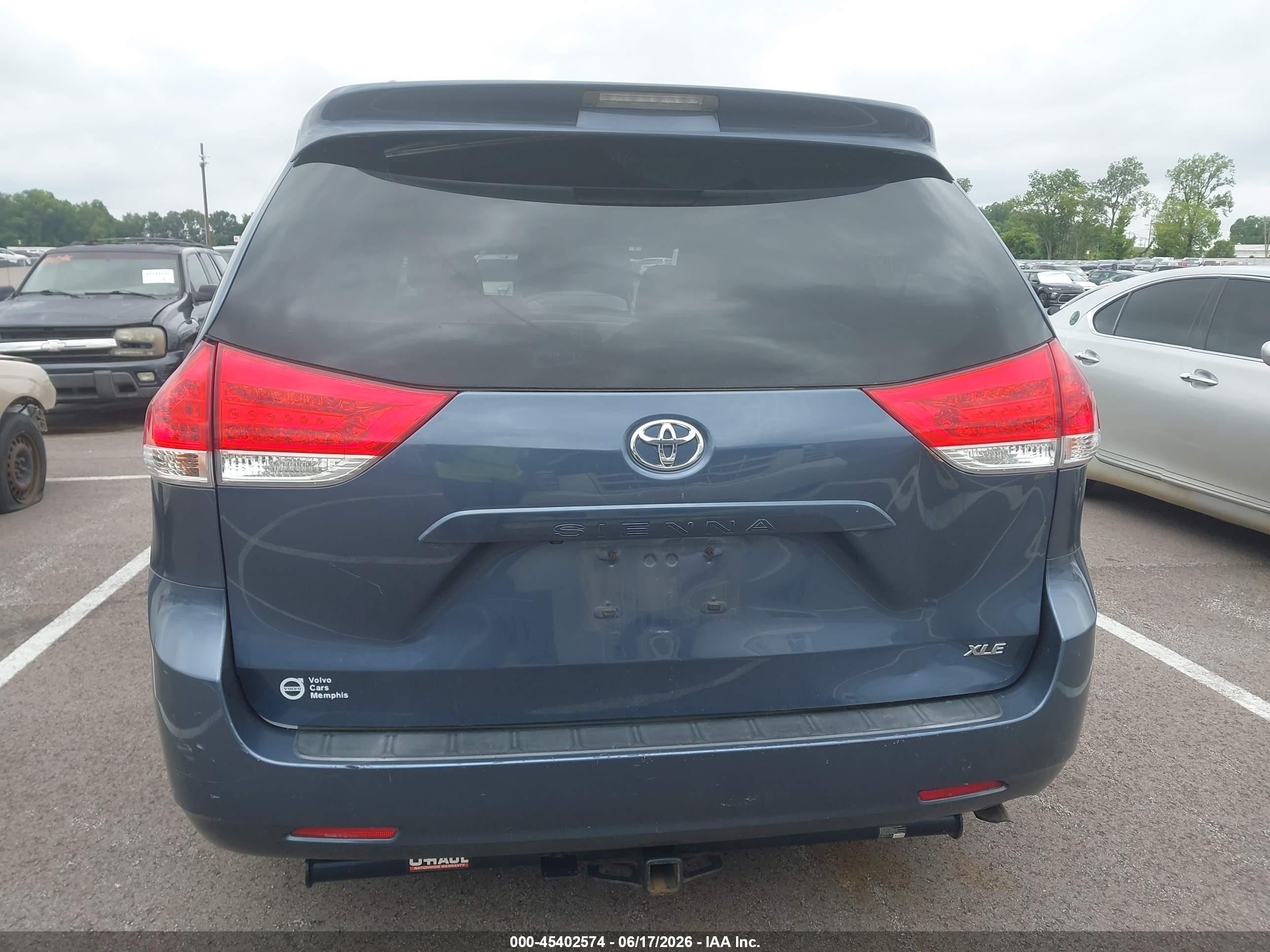 2014 Toyota Sienna Xle V6 8 Passenger Blue vin: 5TDYK3DC7ES418109