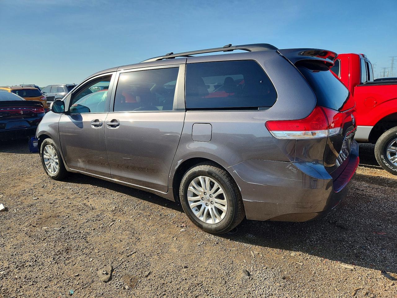 2014 Toyota Sienna Xle 8-passenger Gray vin: 5TDYK3DC7ES418398