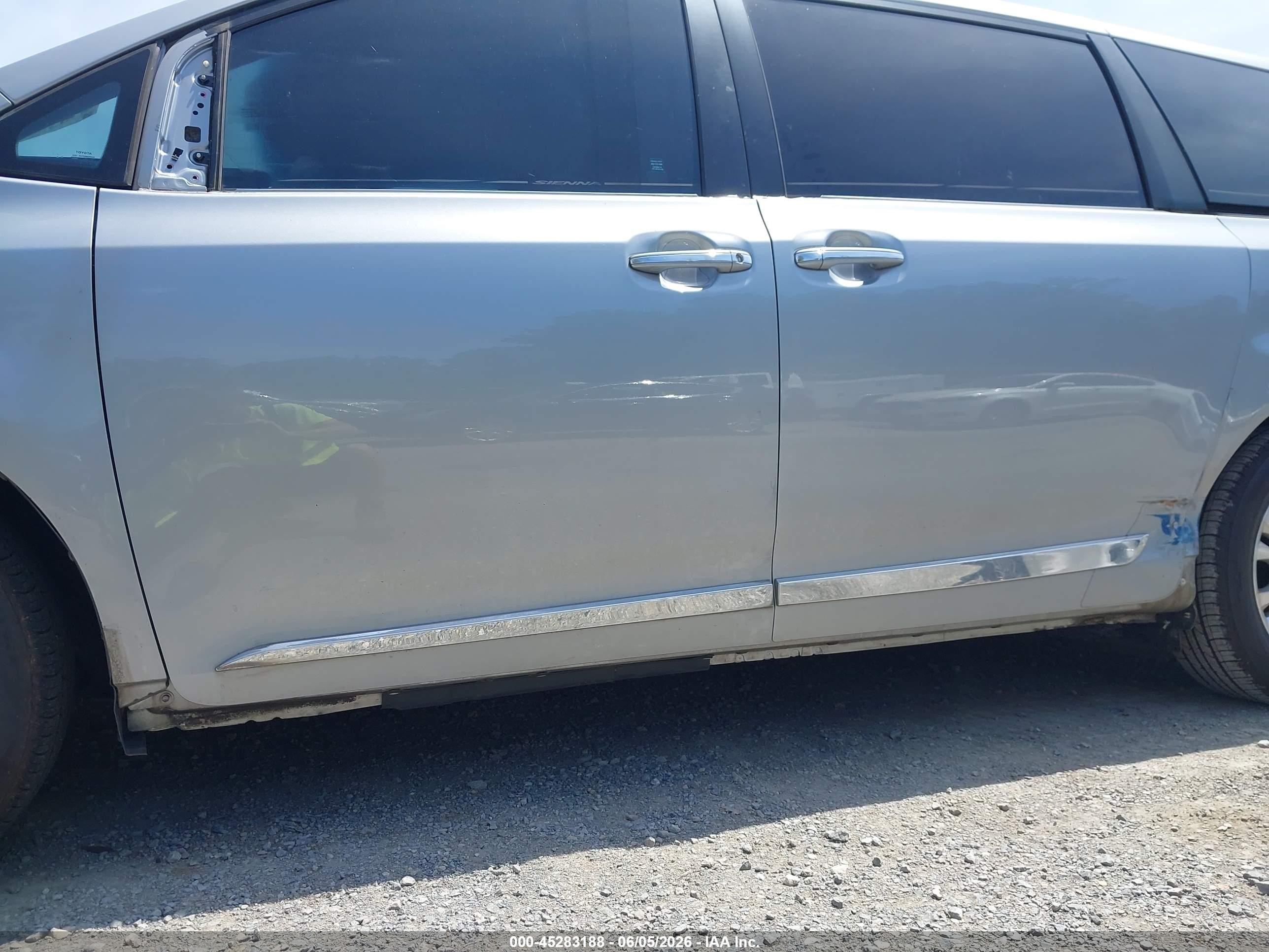2014 Toyota Sienna Xle V6 8 Passenger Серебряный vin: 5TDYK3DC7ES419213