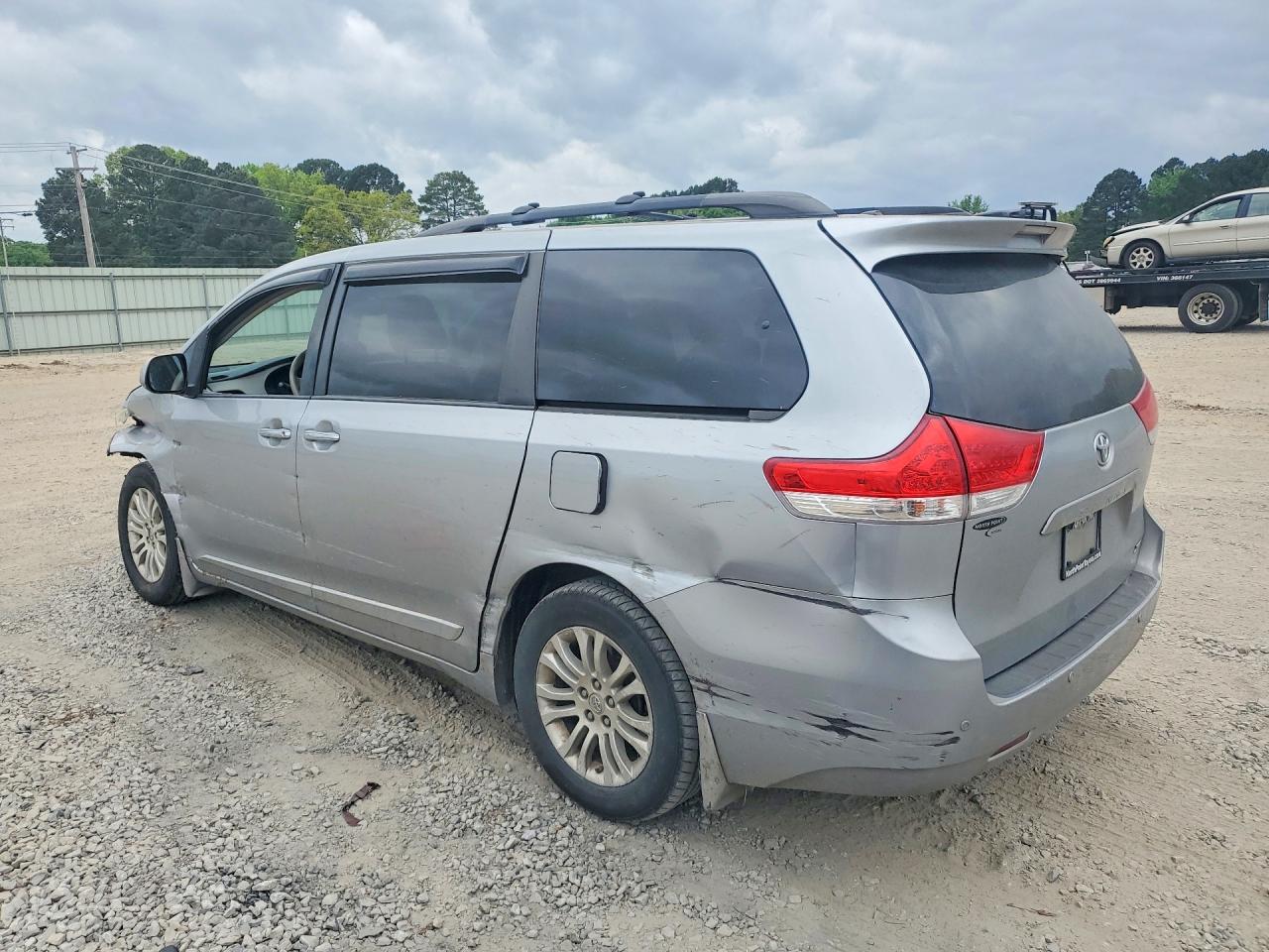 2014 Toyota Sienna Xle 8-passenger Gray vin: 5TDYK3DC7ES442202