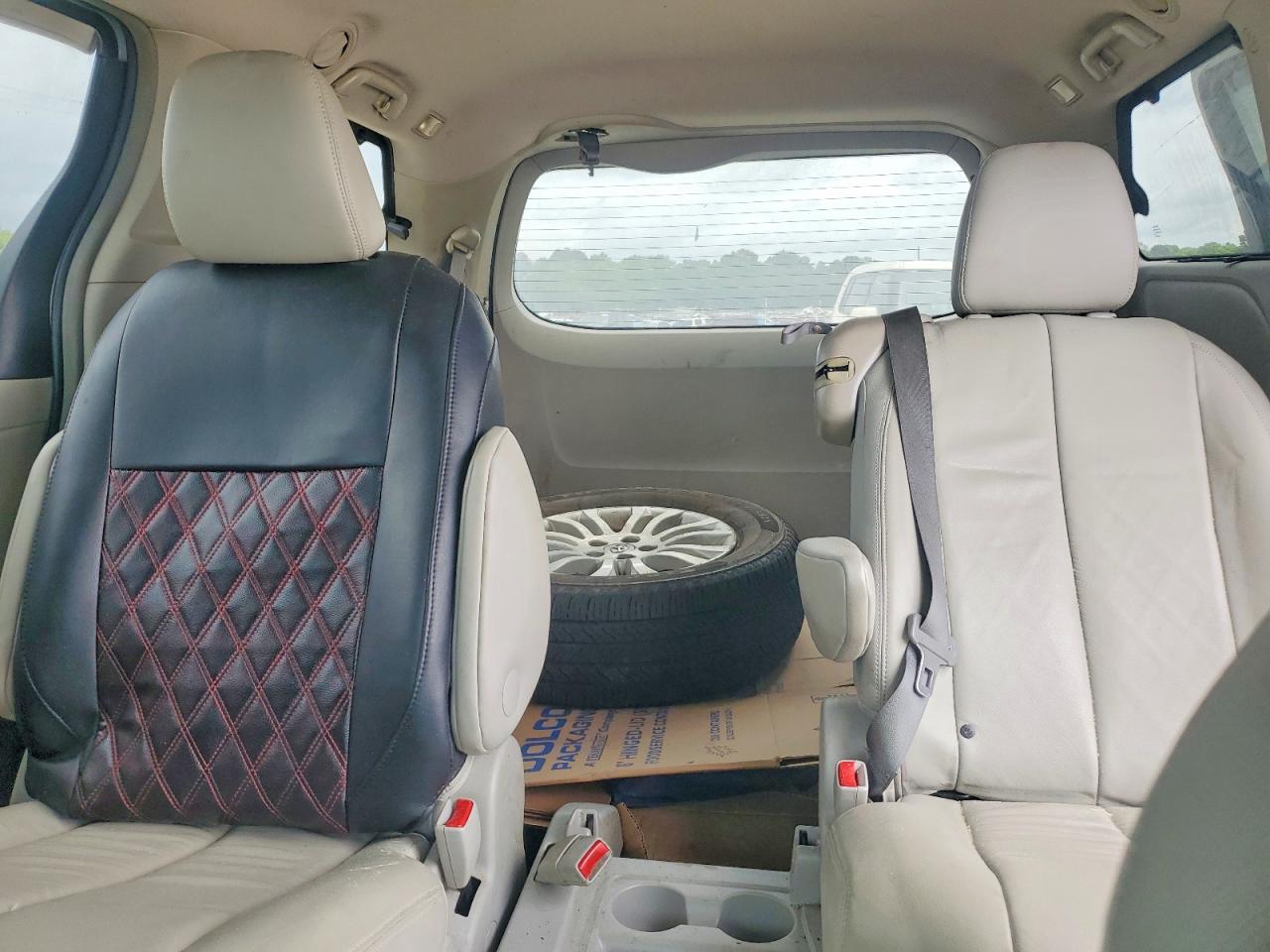 2014 Toyota Sienna Xle 8-passenger Gray vin: 5TDYK3DC7ES442202