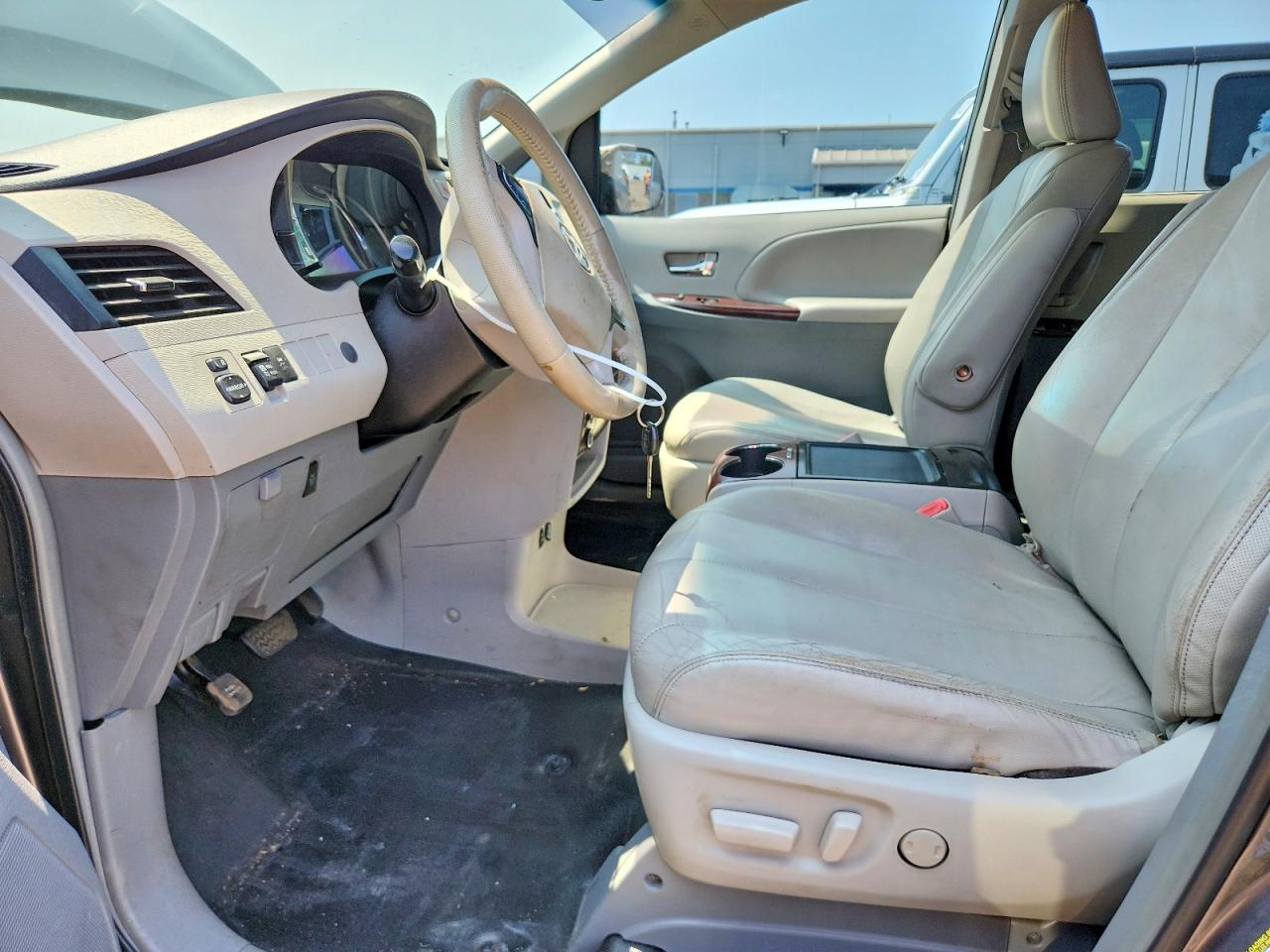 2014 Toyota Sienna Xle 8-passenger Charcoal vin: 5TDYK3DC7ES450607