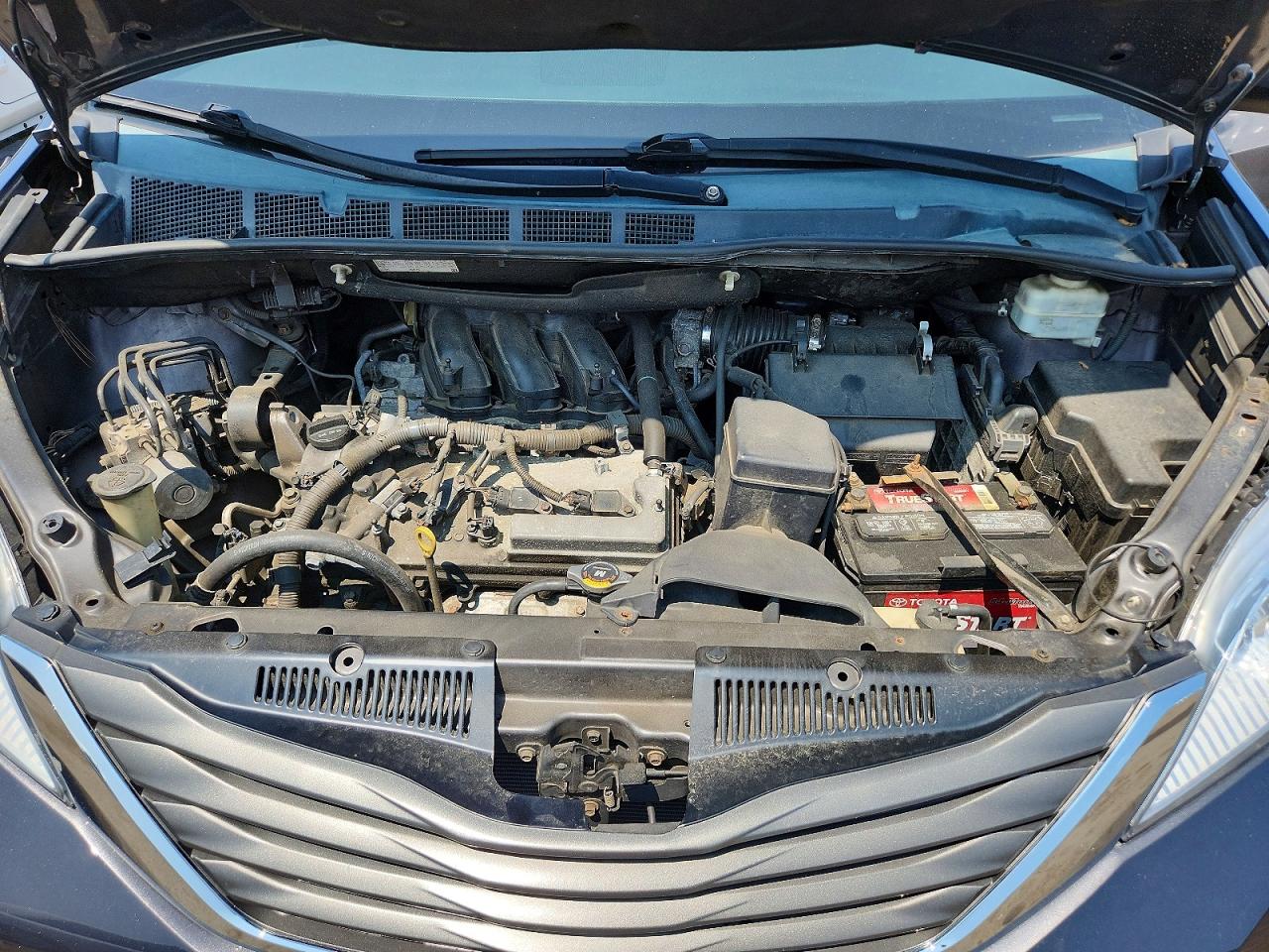 2014 Toyota Sienna Xle 8-passenger Charcoal vin: 5TDYK3DC7ES450607