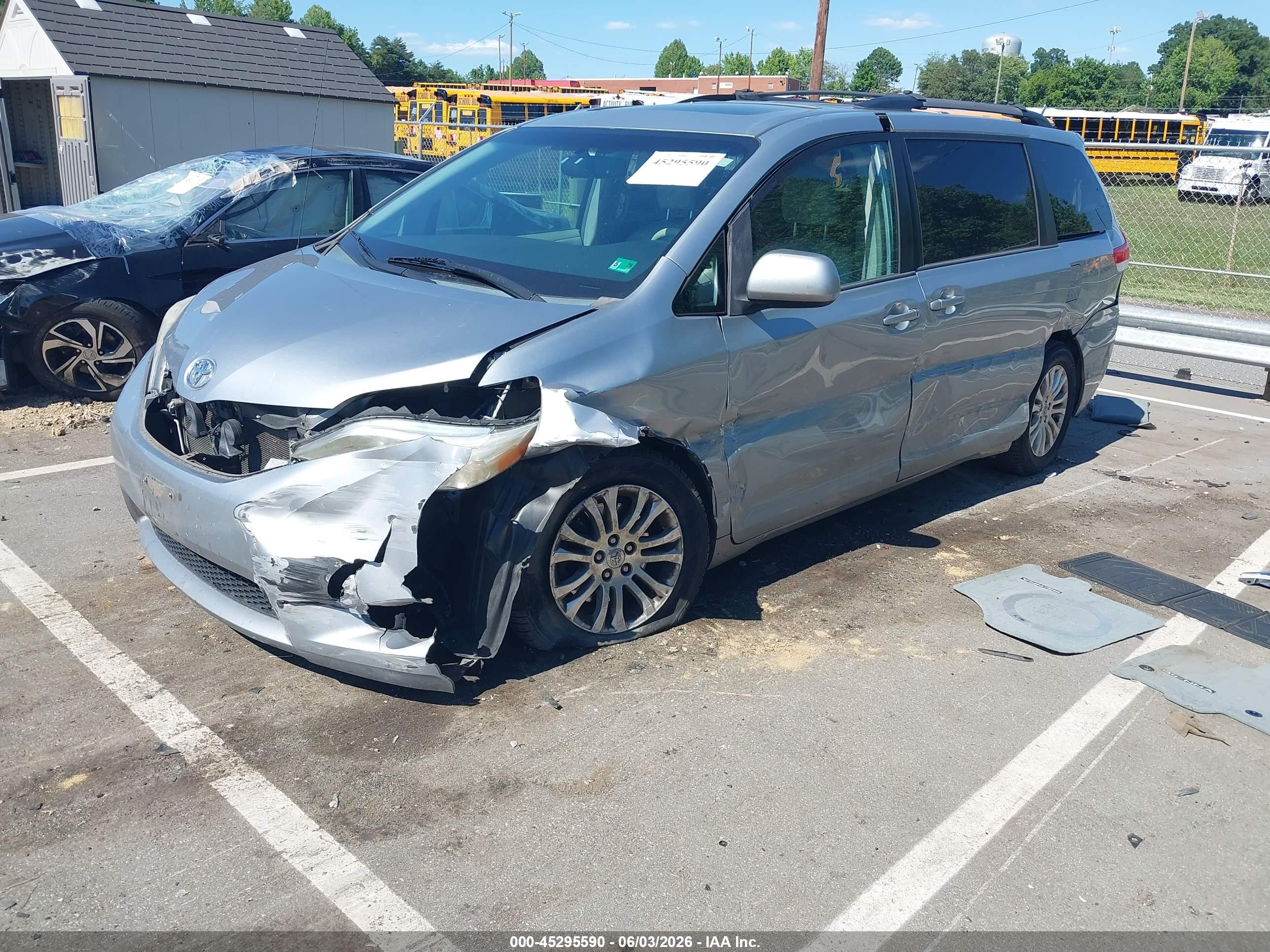 2014 Toyota Sienna Xle V6 8 Passenger Gray vin: 5TDYK3DC7ES483705