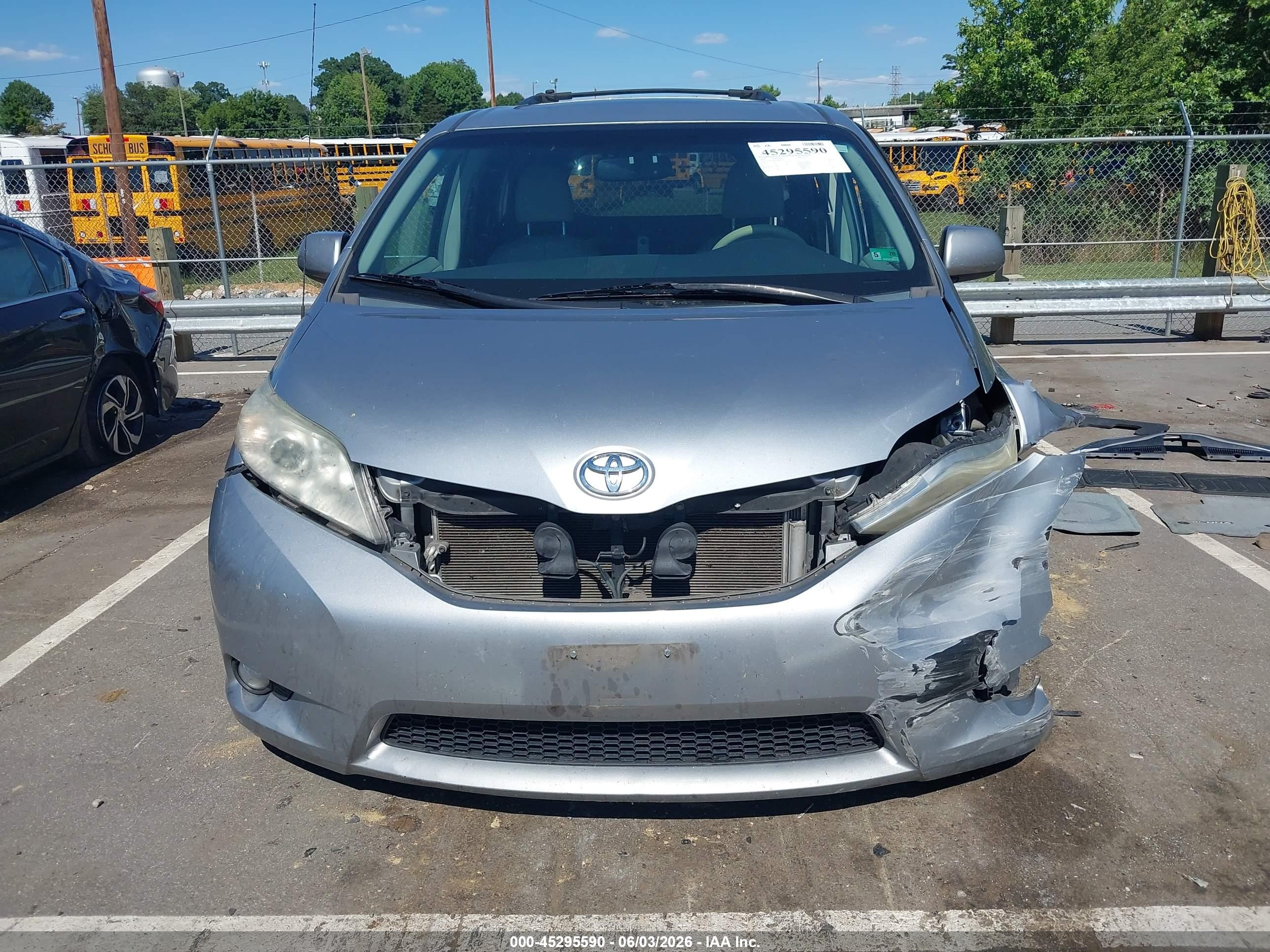 2014 Toyota Sienna Xle V6 8 Passenger Gray vin: 5TDYK3DC7ES483705