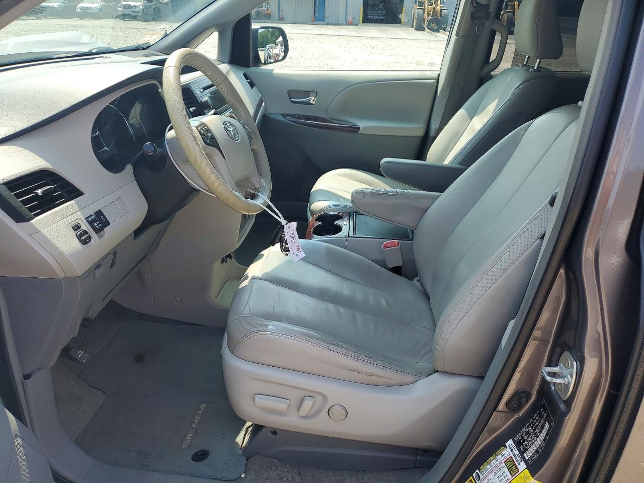 2014 Toyota Sienna Xle 8-passenger Gray vin: 5TDYK3DC7ES494963