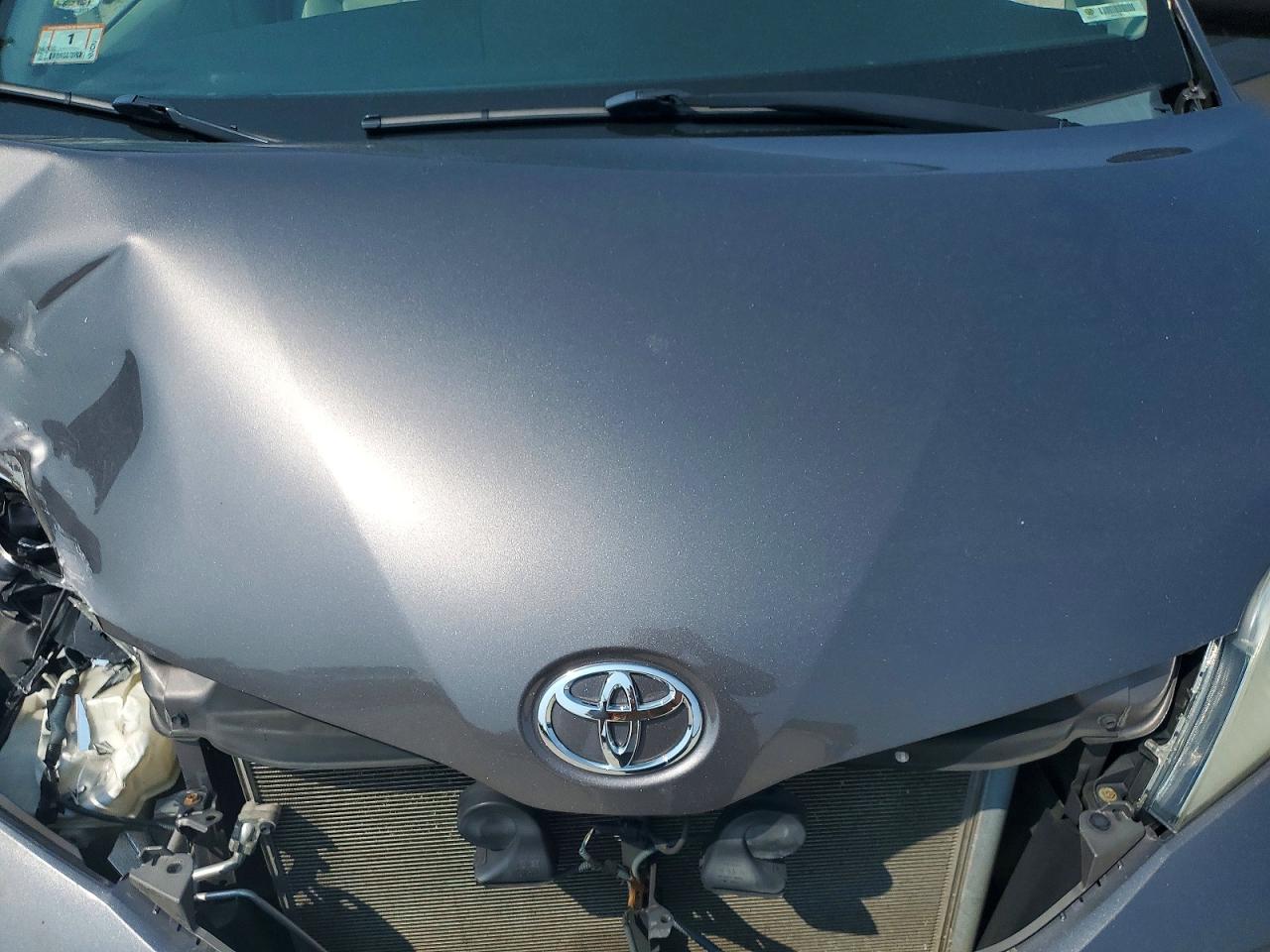 2014 Toyota Sienna Xle 8-passenger Gray vin: 5TDYK3DC7ES494963
