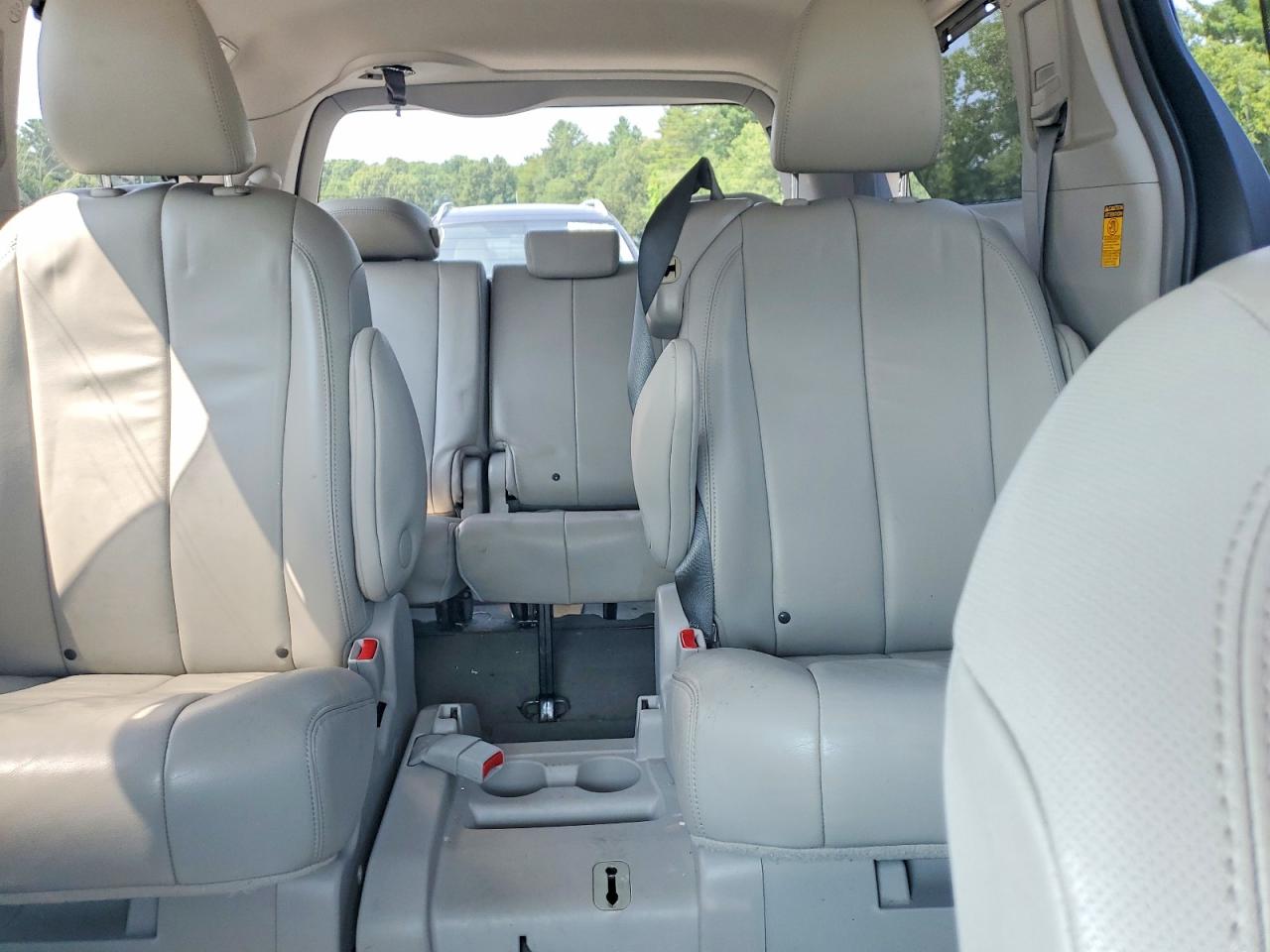 2014 Toyota Sienna Xle 8-passenger Gray vin: 5TDYK3DC7ES494963