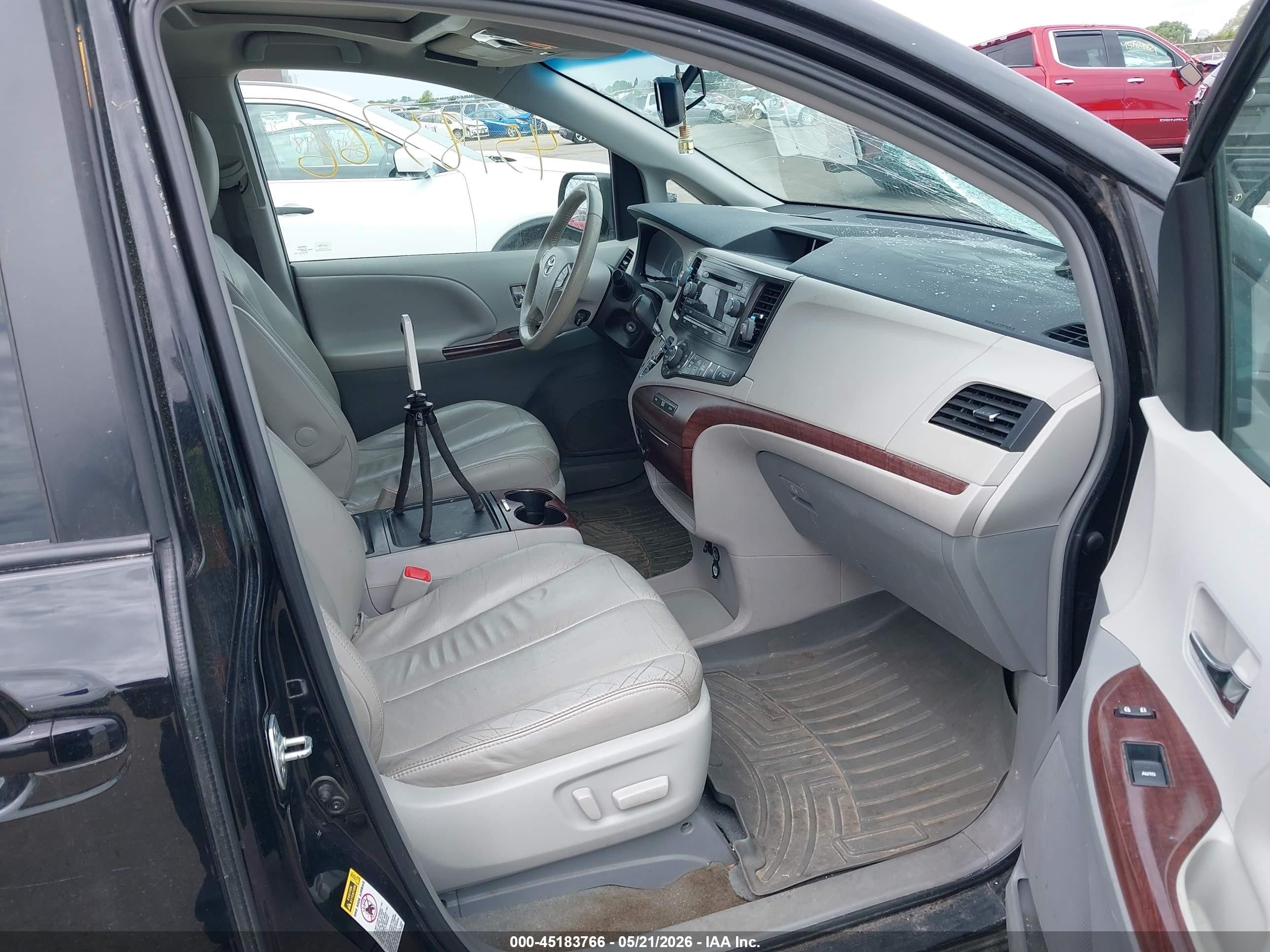 2014 Toyota Sienna Xle V6 8 Passenger Черный vin: 5TDYK3DC7ES515794