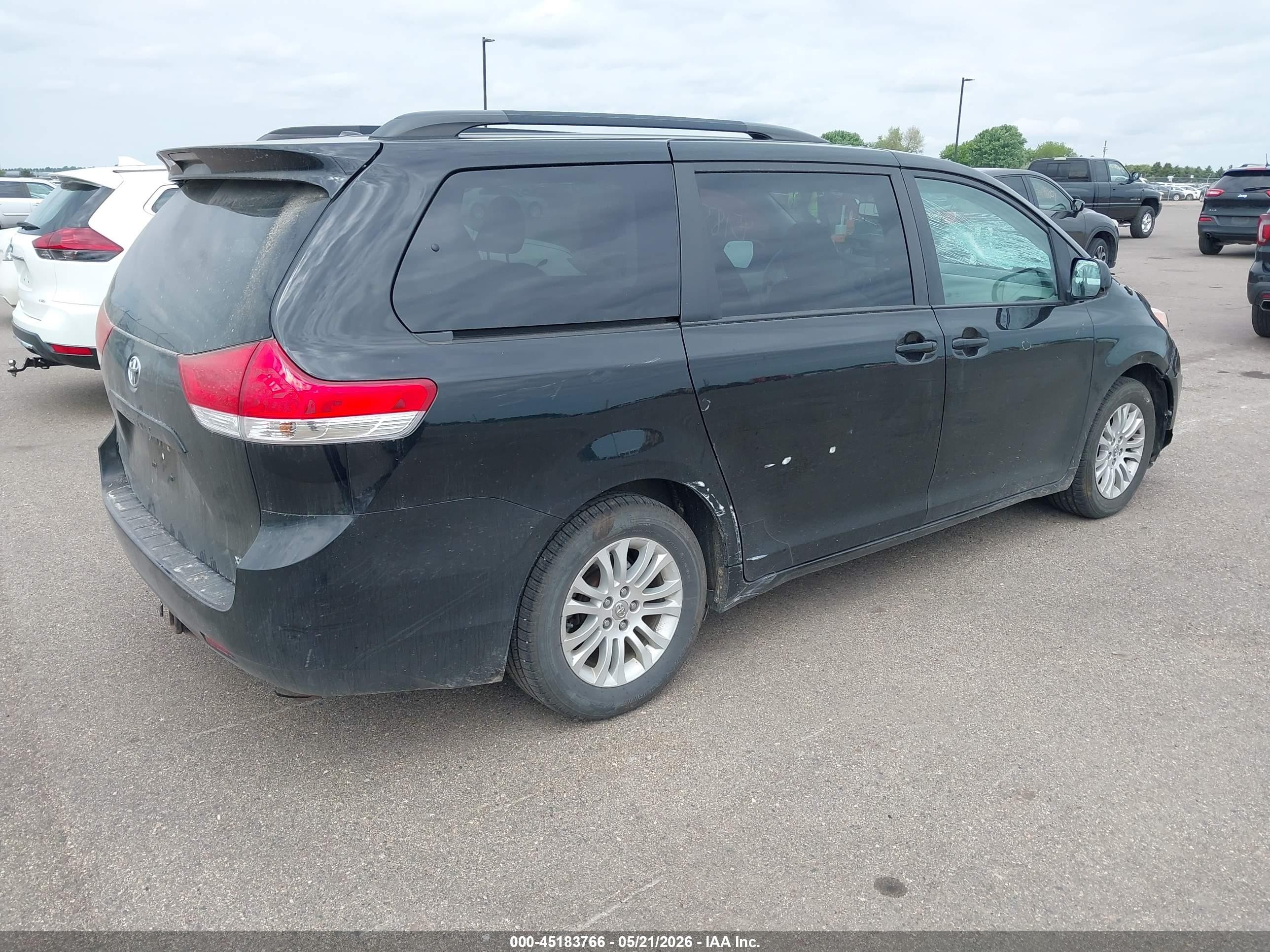 2014 Toyota Sienna Xle V6 8 Passenger Черный vin: 5TDYK3DC7ES515794
