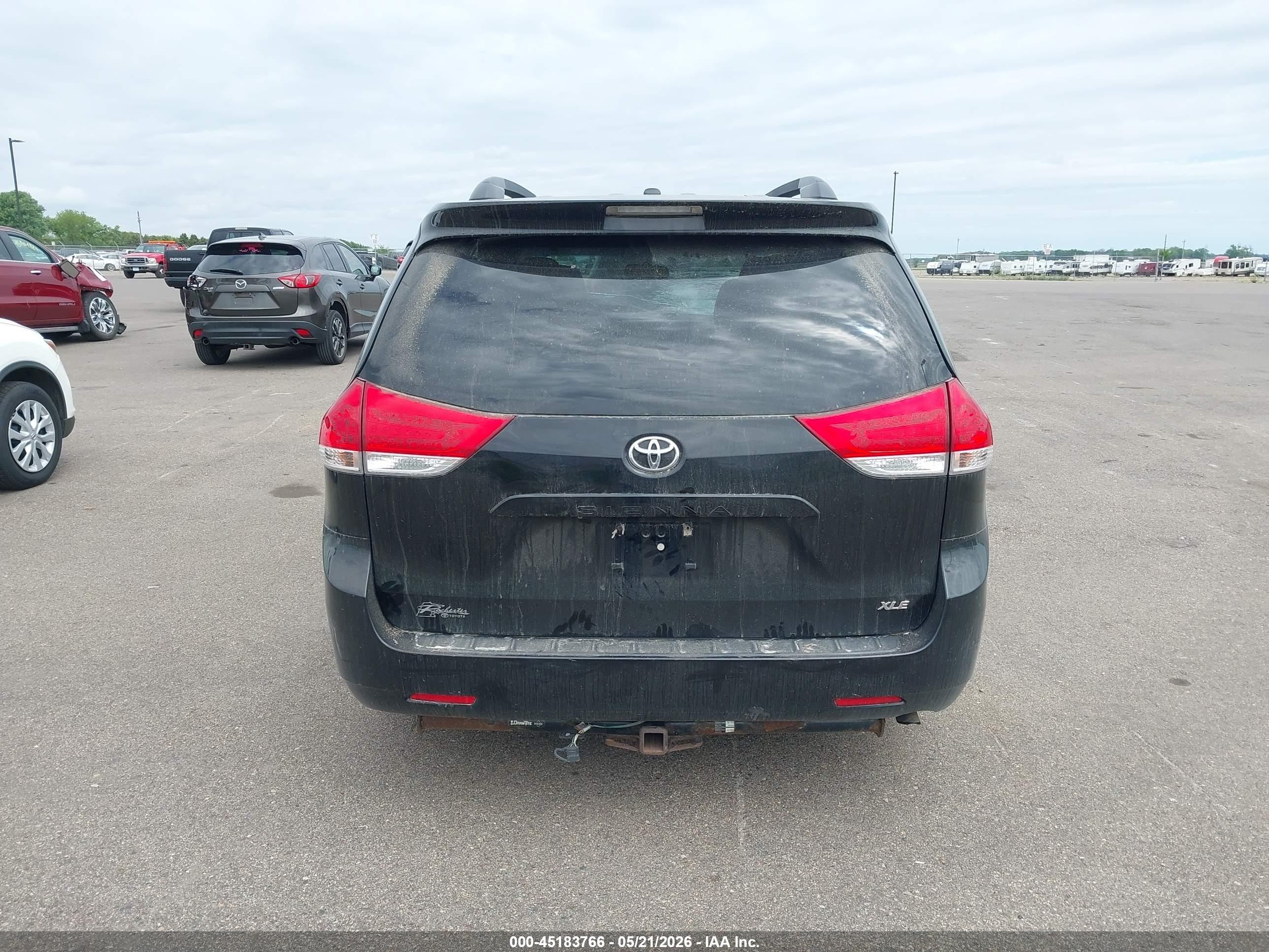 2014 Toyota Sienna Xle V6 8 Passenger Черный vin: 5TDYK3DC7ES515794