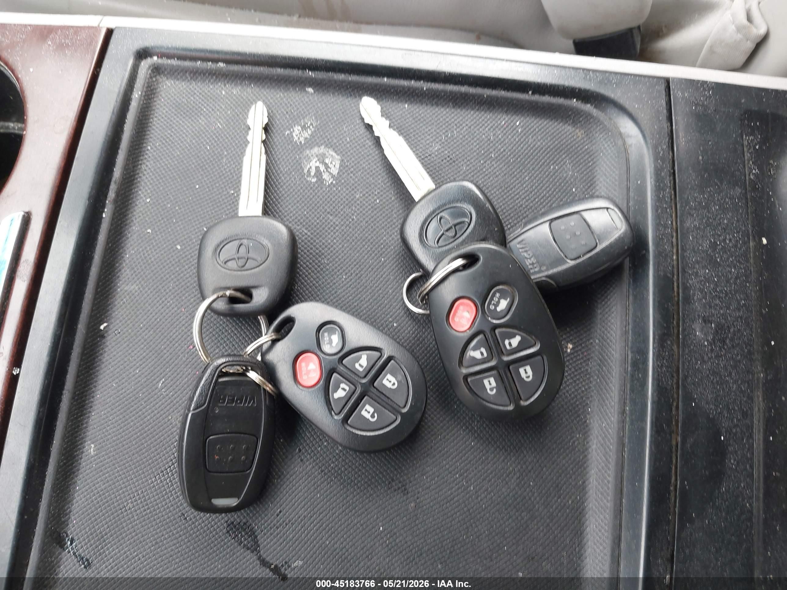 2014 Toyota Sienna Xle V6 8 Passenger Черный vin: 5TDYK3DC7ES515794