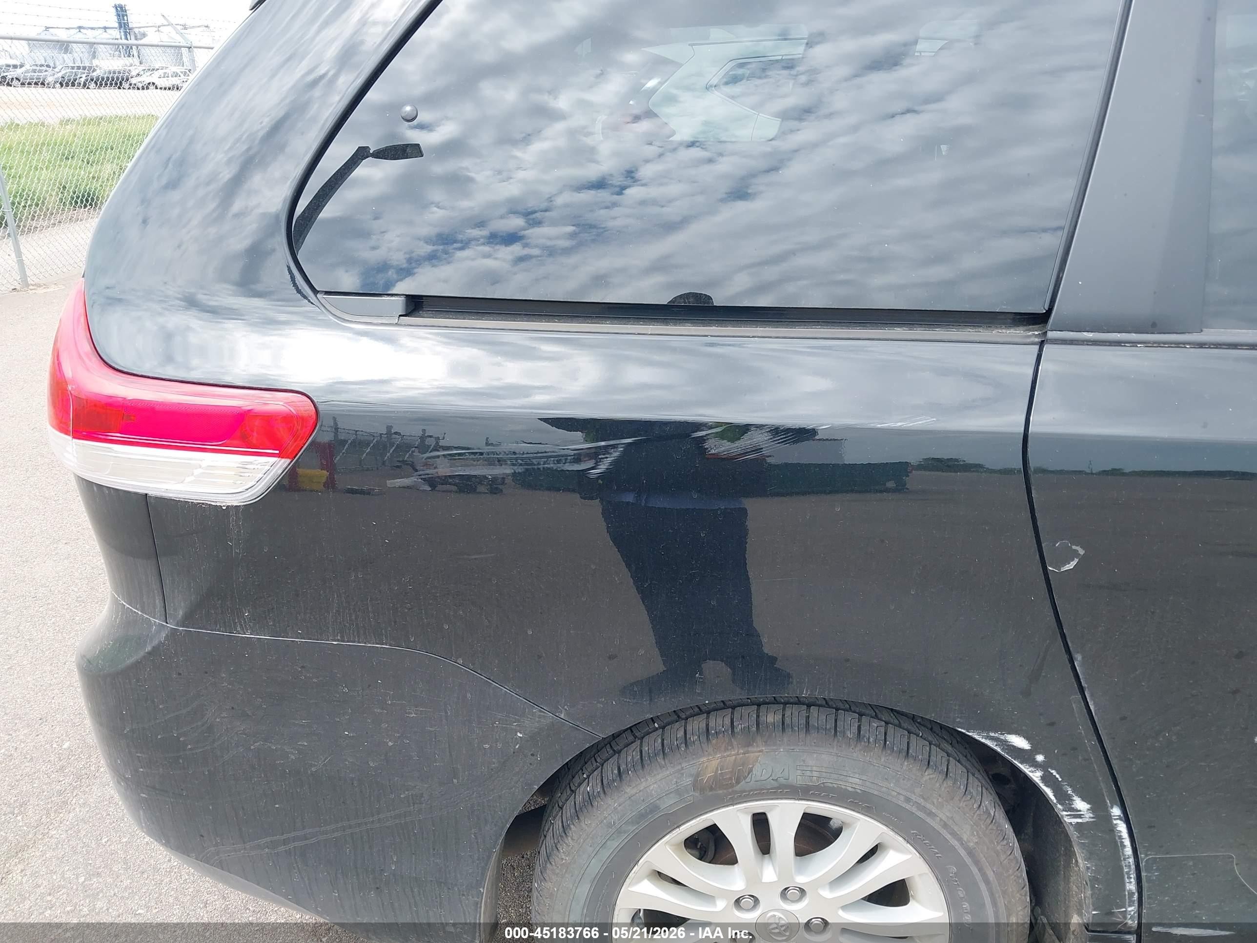 2014 Toyota Sienna Xle V6 8 Passenger Черный vin: 5TDYK3DC7ES515794