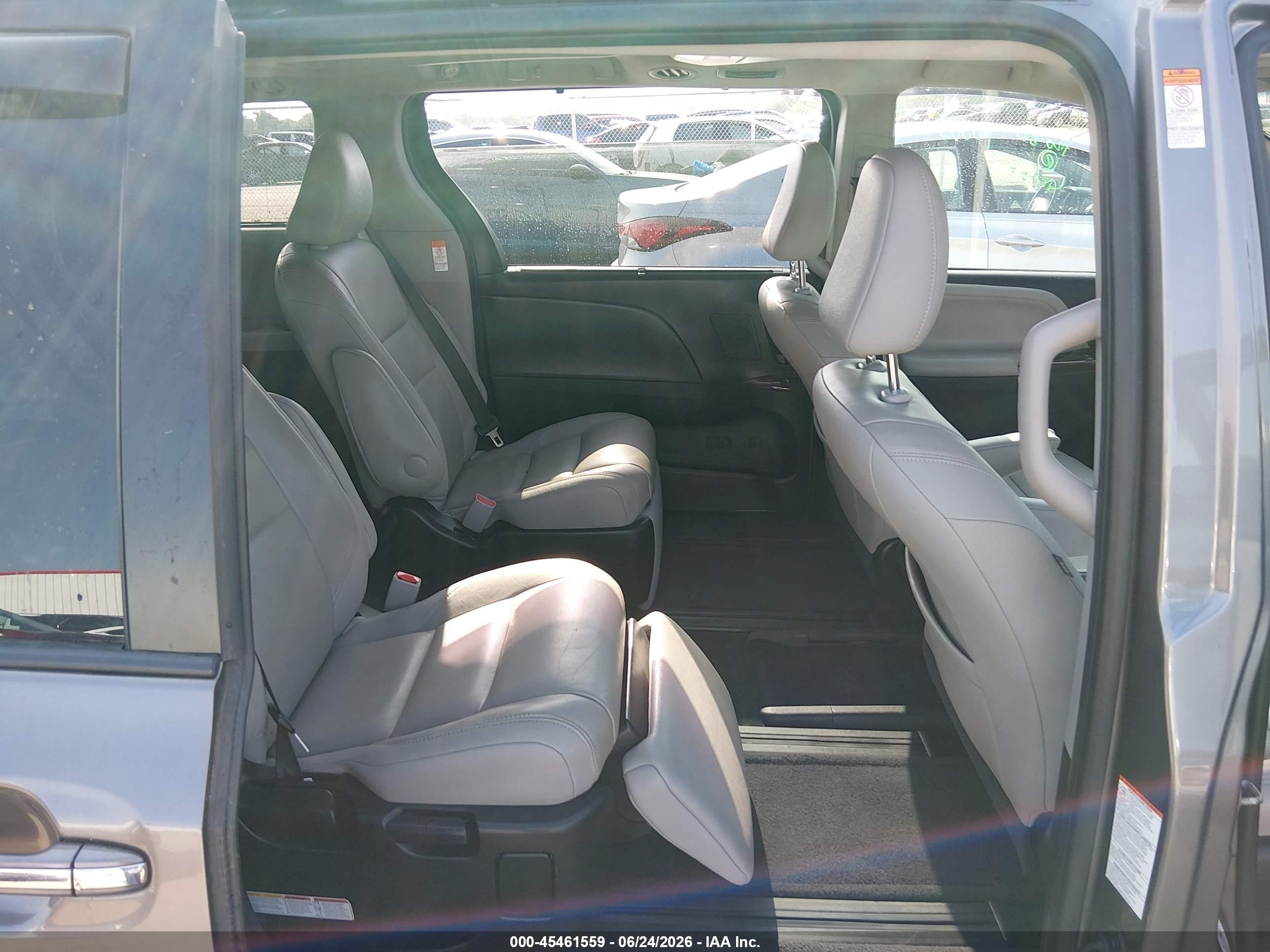 2015 Toyota Sienna Limited Premium 7 Passenger Gray vin: 5TDYK3DC7FS531642